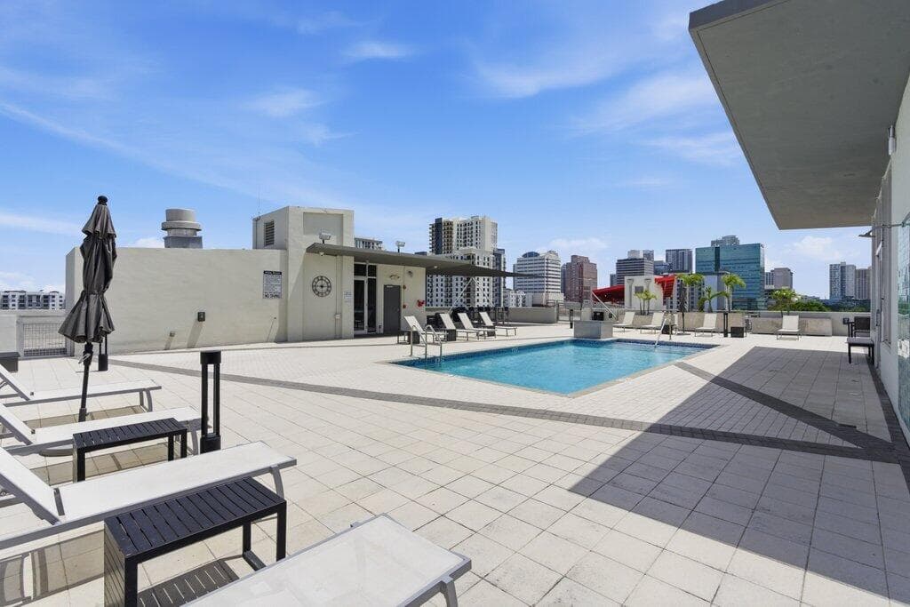 425 N Andrews Avenue 202, Fort Lauderdale, FL 33301 — photo 37 of 42