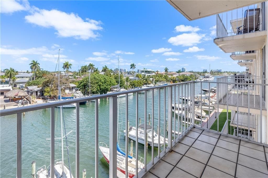 1777 SE 15th Street 404, Fort Lauderdale, FL 33316 — photo 1 of 18