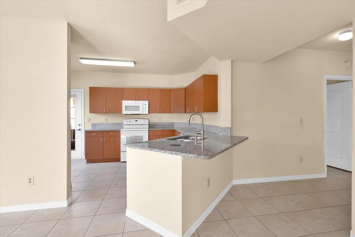 120 SW Peacock Boulevard 11-101, Port St. Lucie, FL 34986 — photo 10 of 58