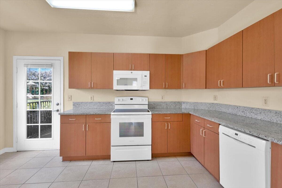 120 SW Peacock Boulevard 11-101, Port St. Lucie, FL 34986 — photo 11 of 58