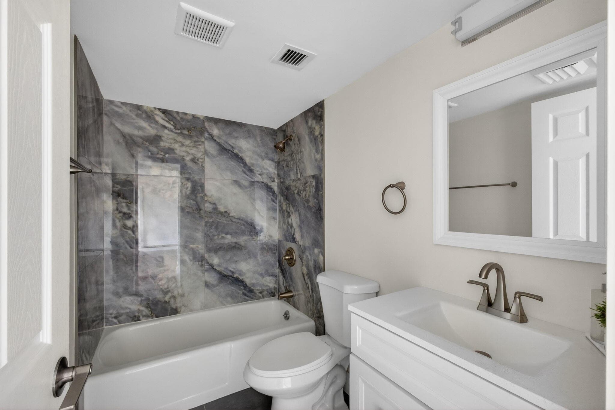 136 Lakeshore Drive 511, North Palm Beach, FL 33408 — photo 11 of 14