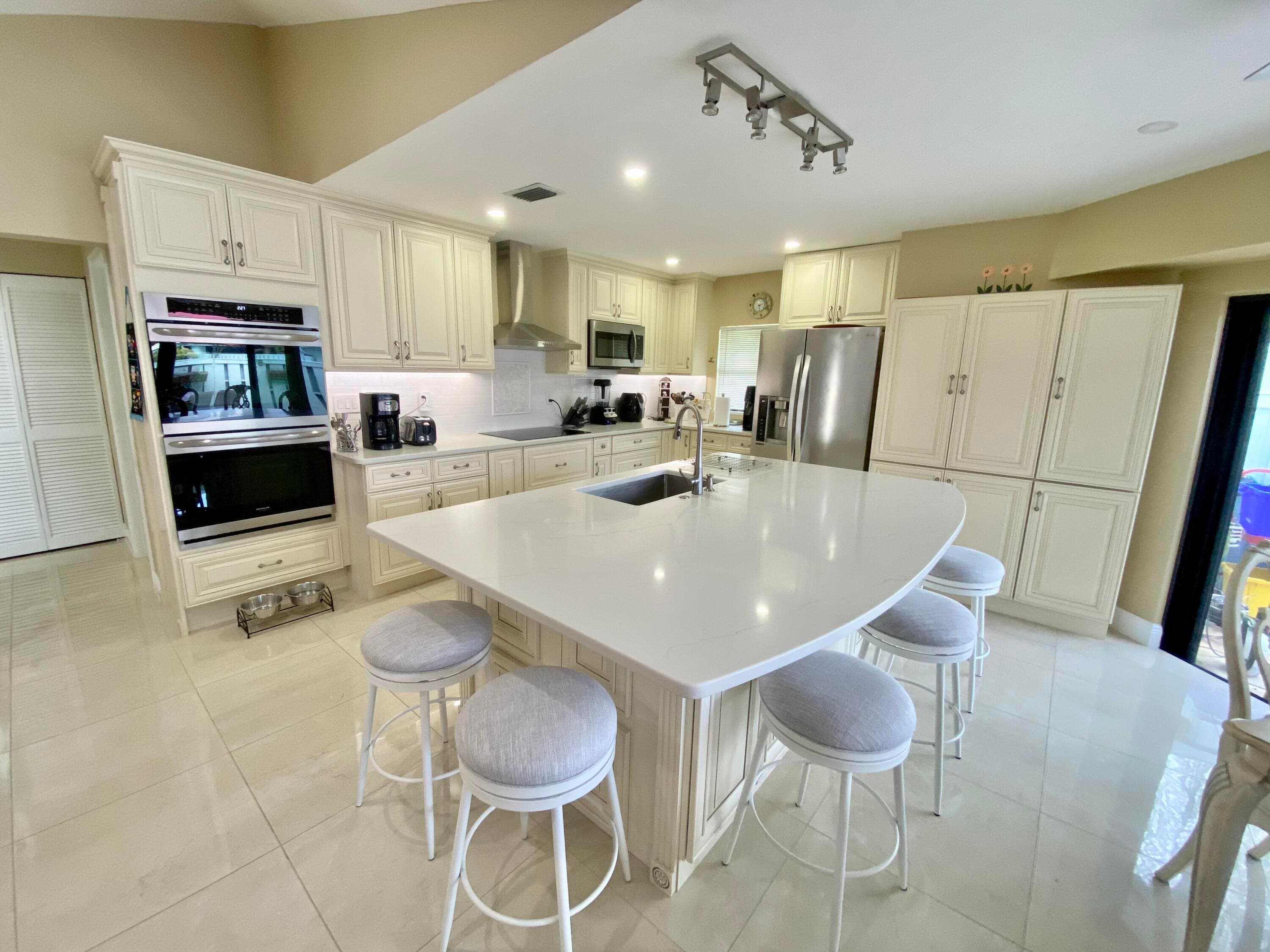 1127 E Seminole Avenue 13d, Jupiter, FL 33477 — photo 1 of 20
