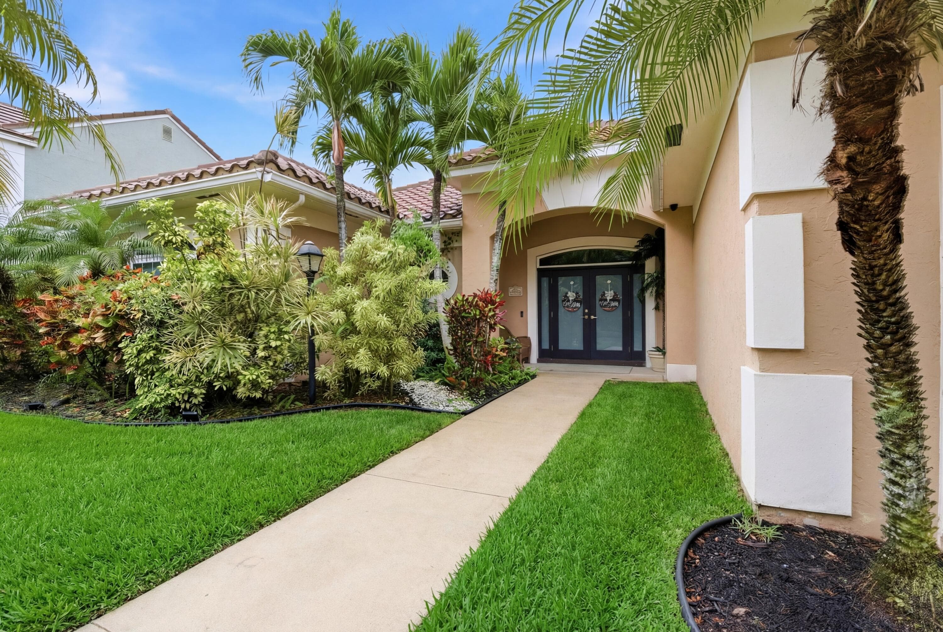 10114 Hunt Club Lane, Palm Beach Gardens, FL 33418 — photo 1 of 27