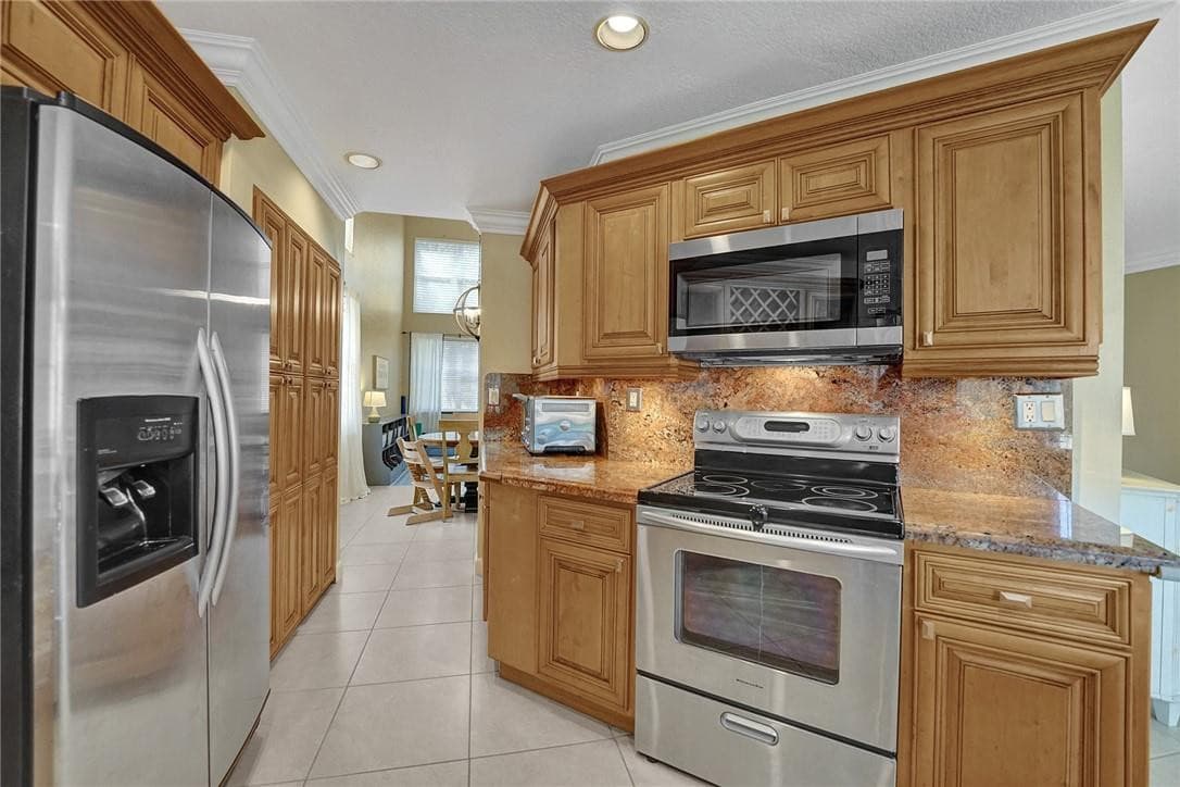 16763 NW 13th Street, Pembroke Pines, FL 33028 — photo 9 of 36