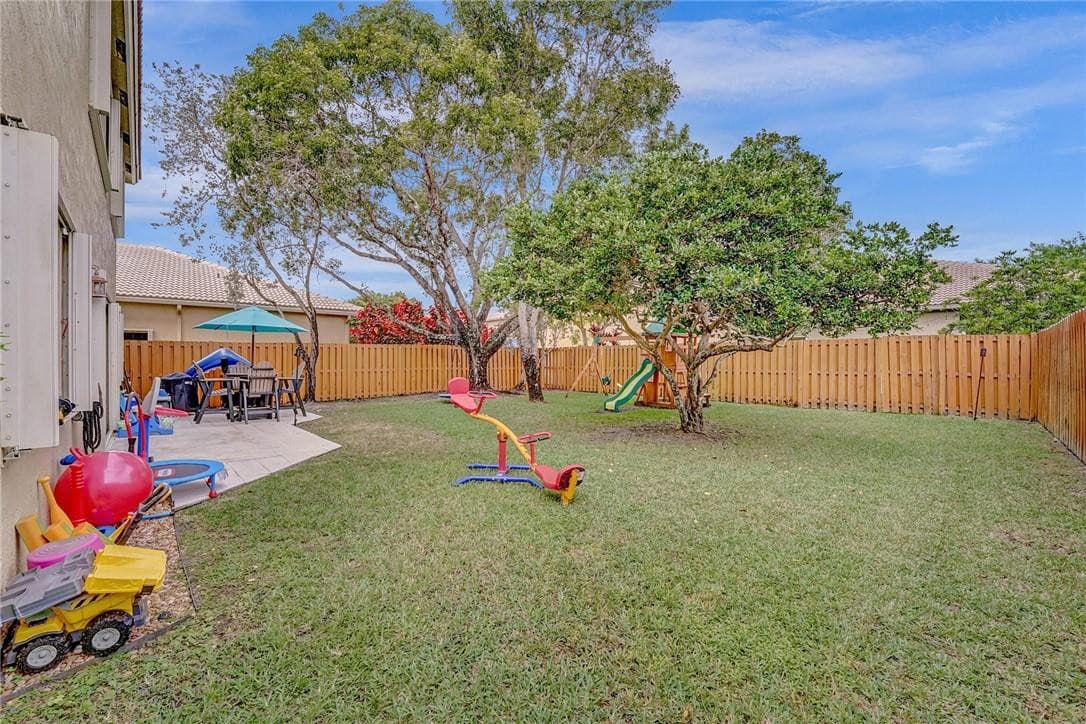 16763 NW 13th Street, Pembroke Pines, FL 33028 — photo 19 of 36