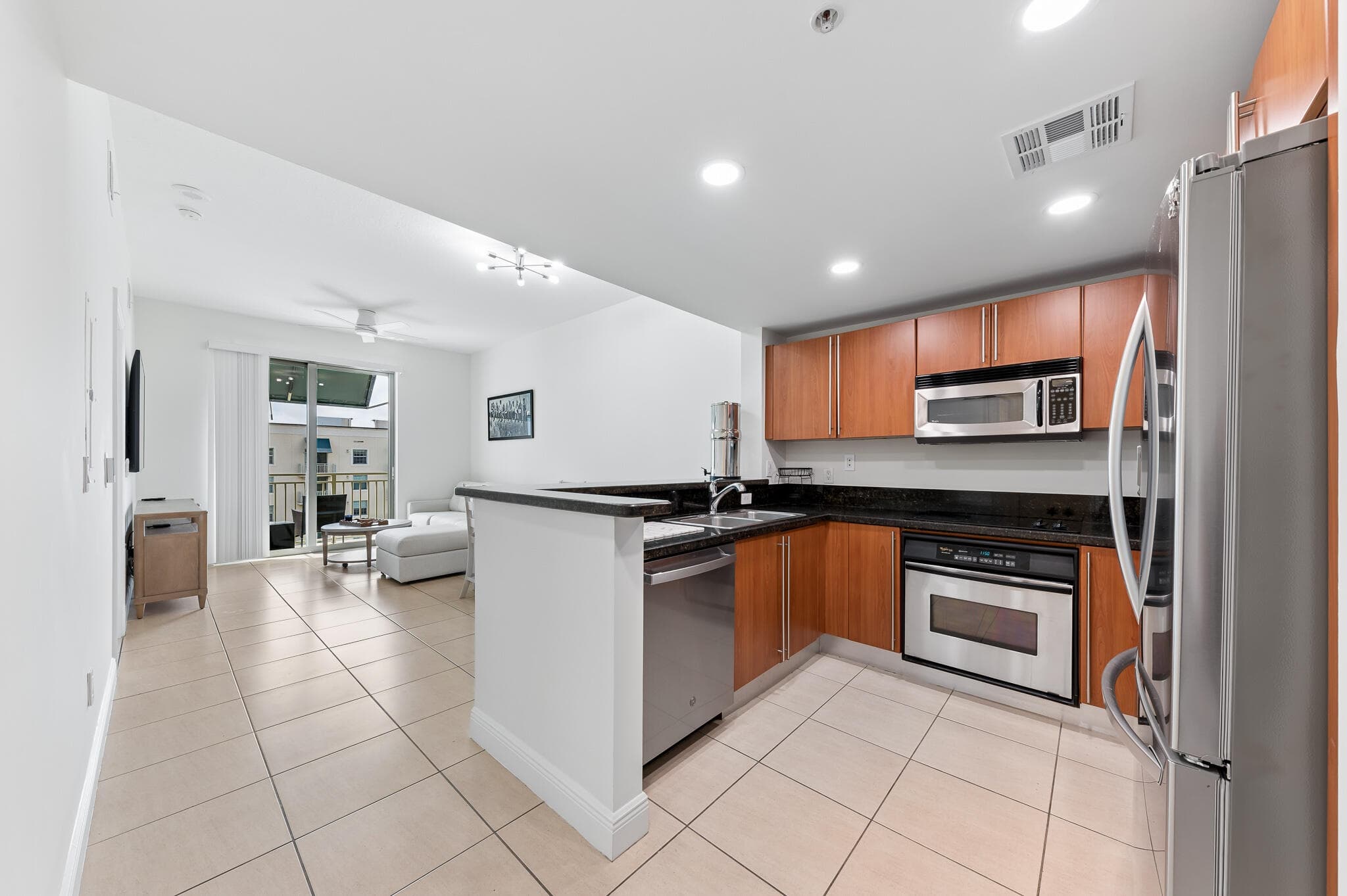 610 Clematis Street 811, West Palm Beach, FL 33401 — photo 3 of 22