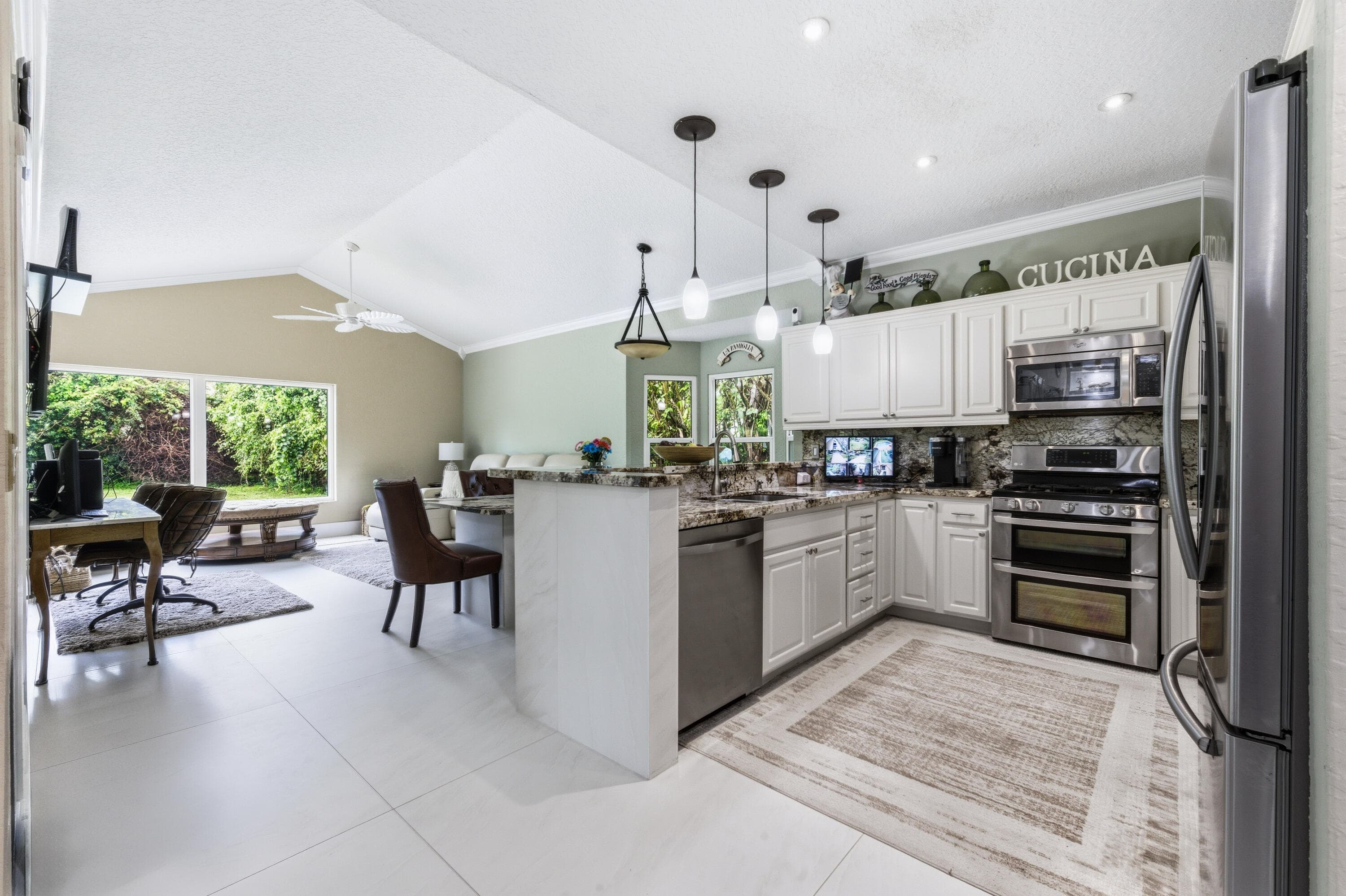 10114 Hunt Club Lane, Palm Beach Gardens, FL 33418 — photo 5 of 27