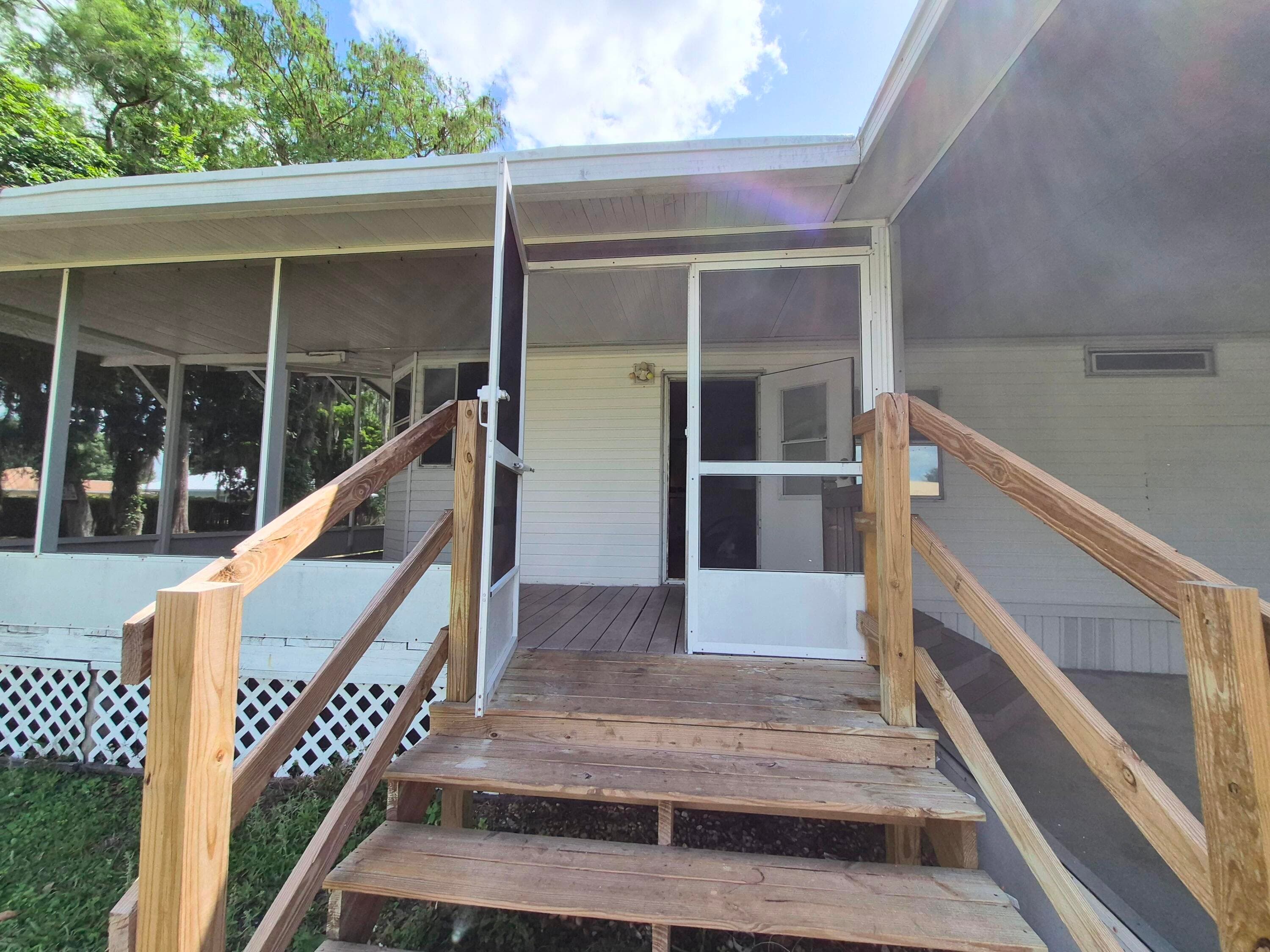 301 SE 5th Avenue, Okeechobee, FL 34974 — photo 4 of 42