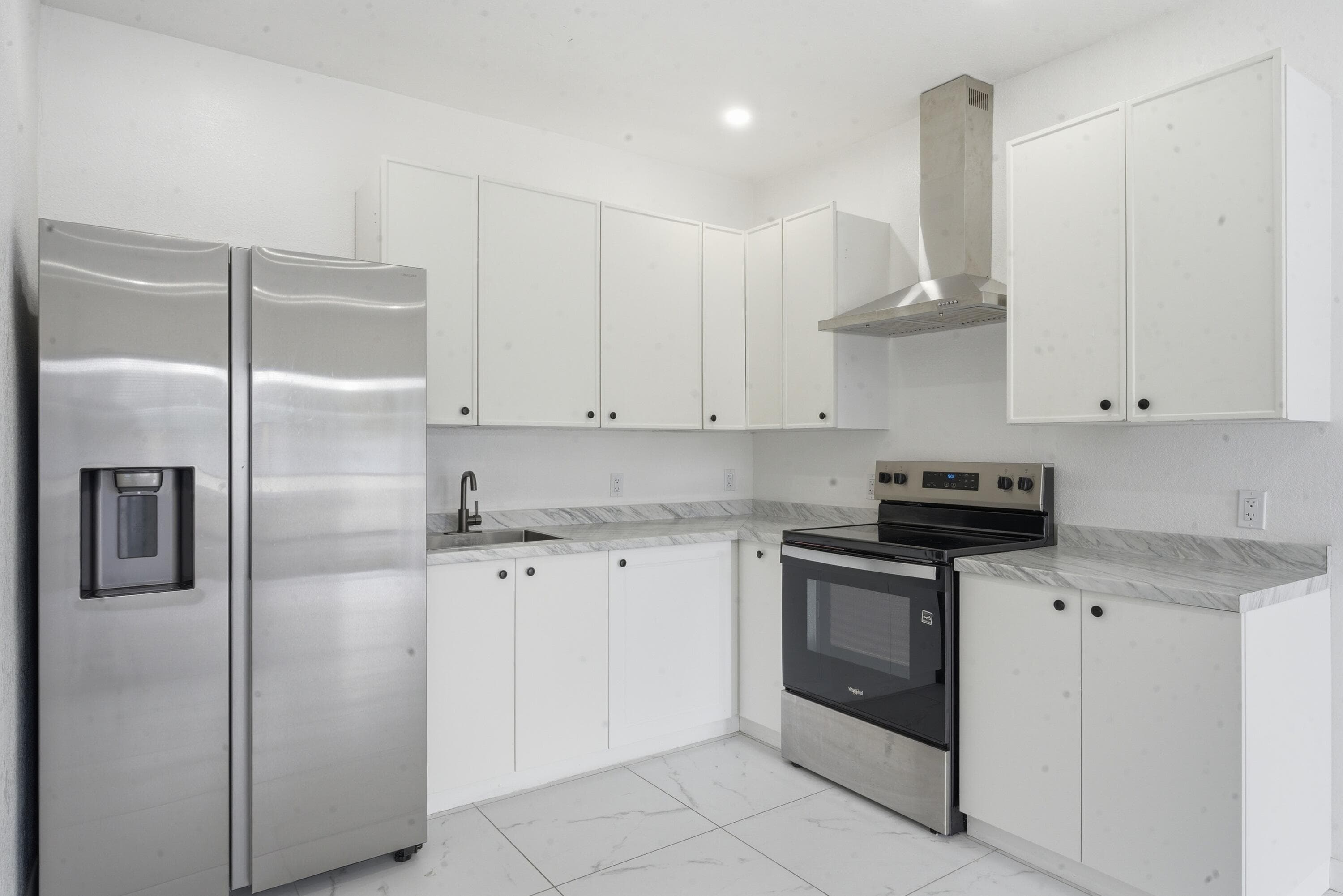 340 SW 11th Avenue 2a, Hallandale Beach, FL 33009 — photo 3 of 10