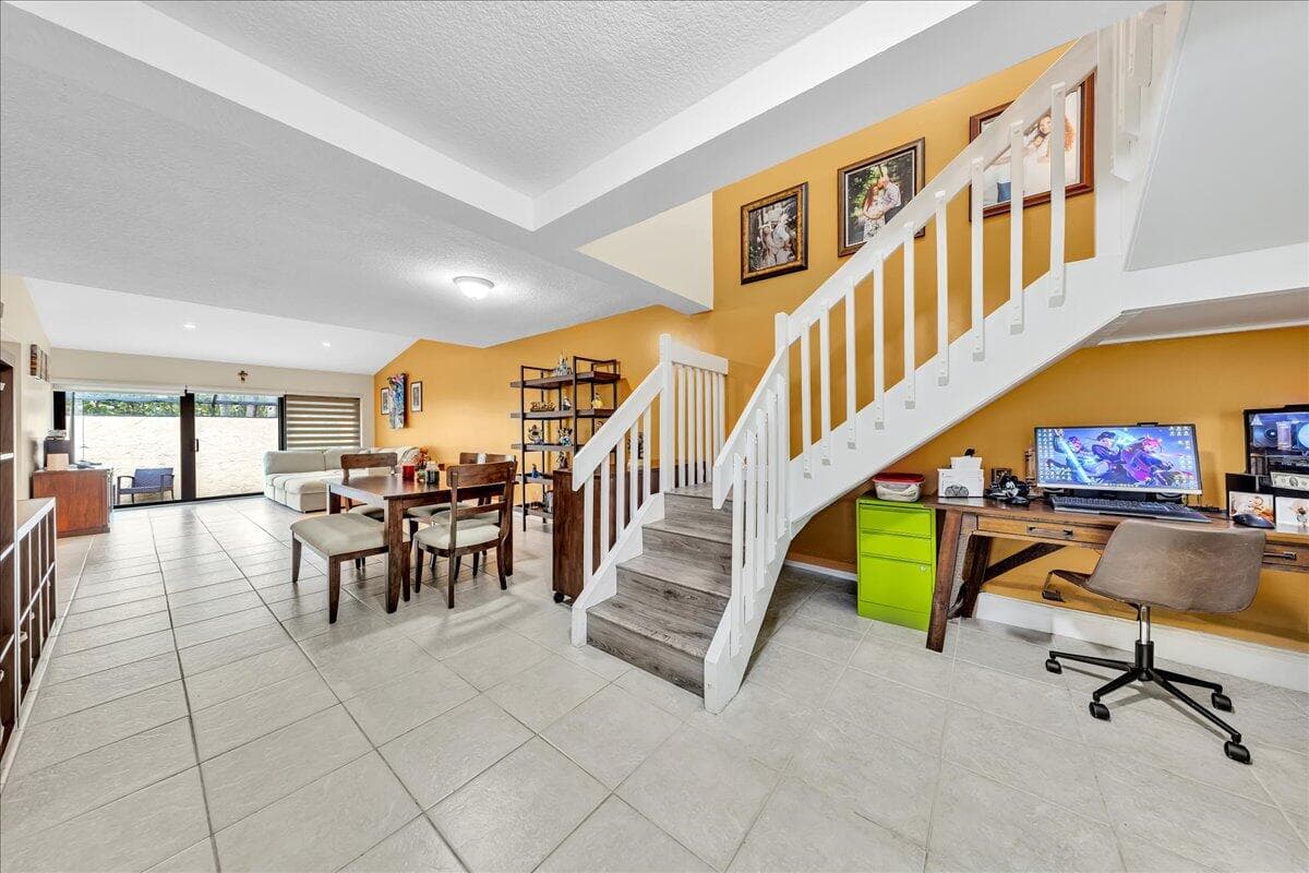 8715 Cleary Boulevard, Plantation, FL 33324 — photo 9 of 32
