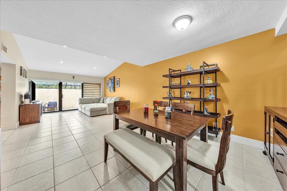 8715 Cleary Boulevard, Plantation, FL 33324 — photo 11 of 32