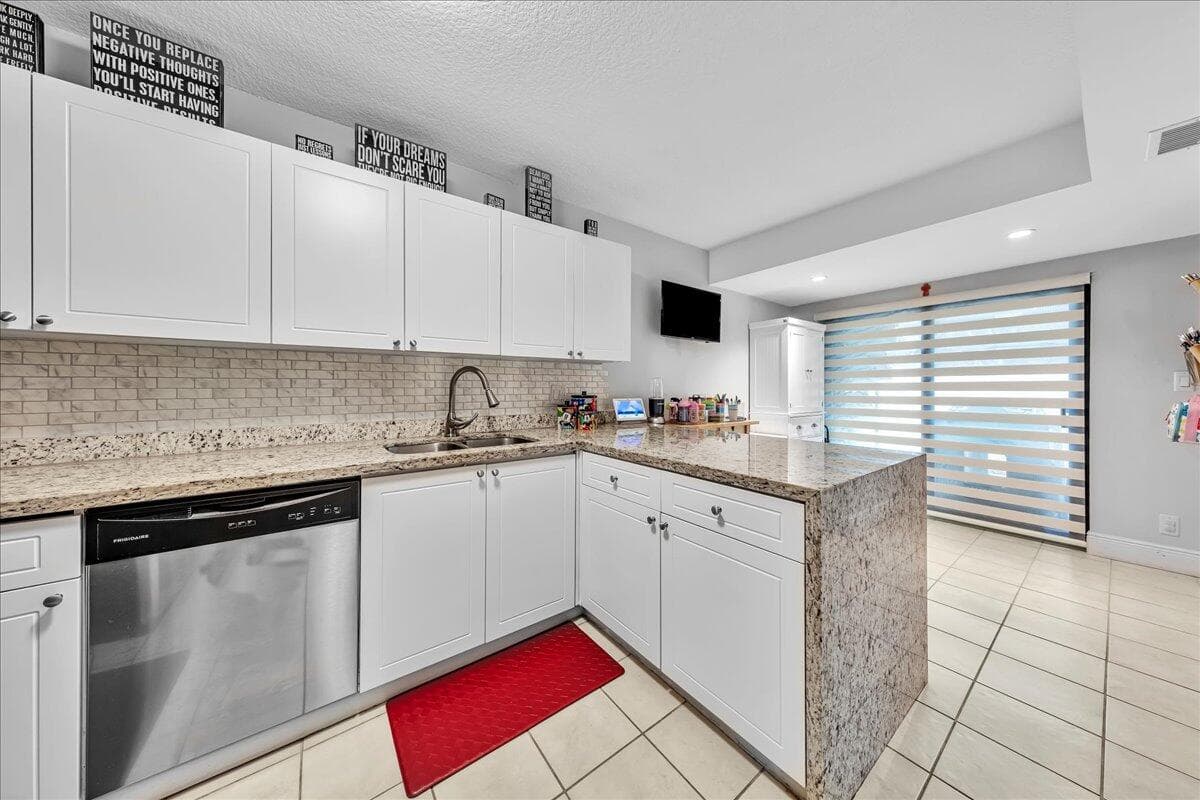 8715 Cleary Boulevard, Plantation, FL 33324 — photo 20 of 32