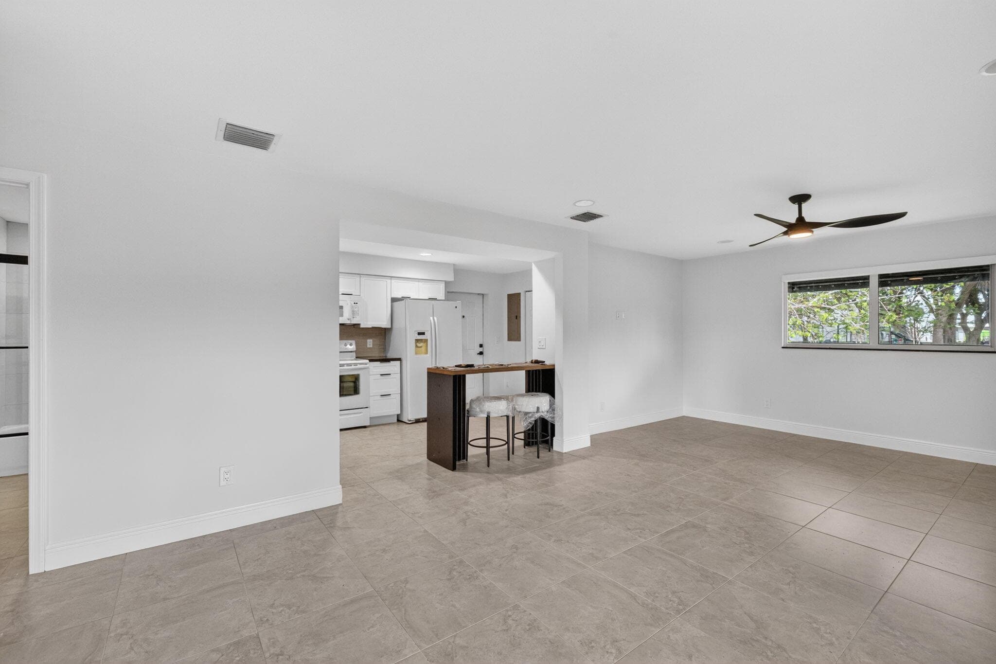 1391 SW 33rd Terrace, Fort Lauderdale, FL 33312 — photo 4 of 40