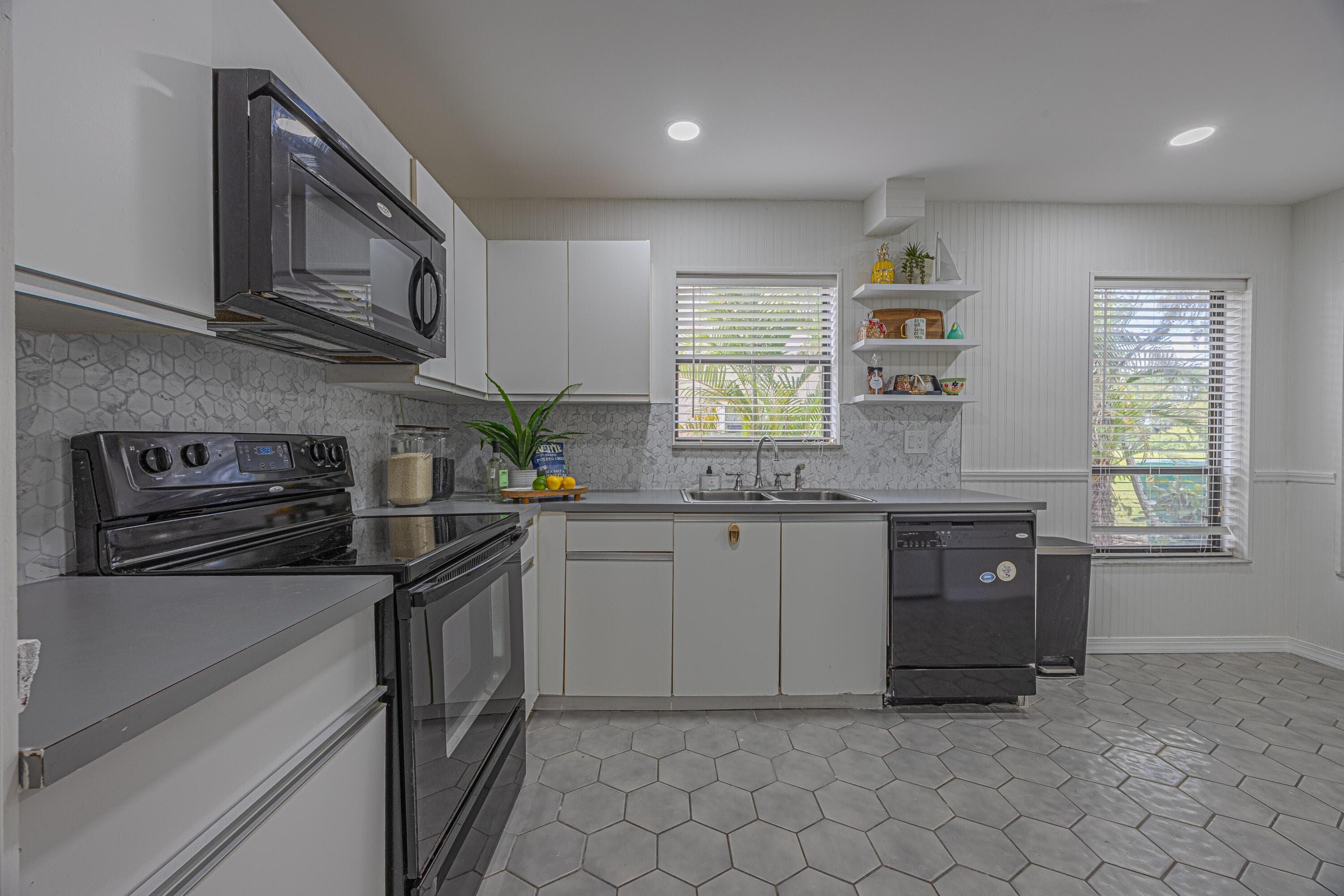 3625 Inverrary Boulevard W, Lauderhill, FL 33319 — photo 12 of 35