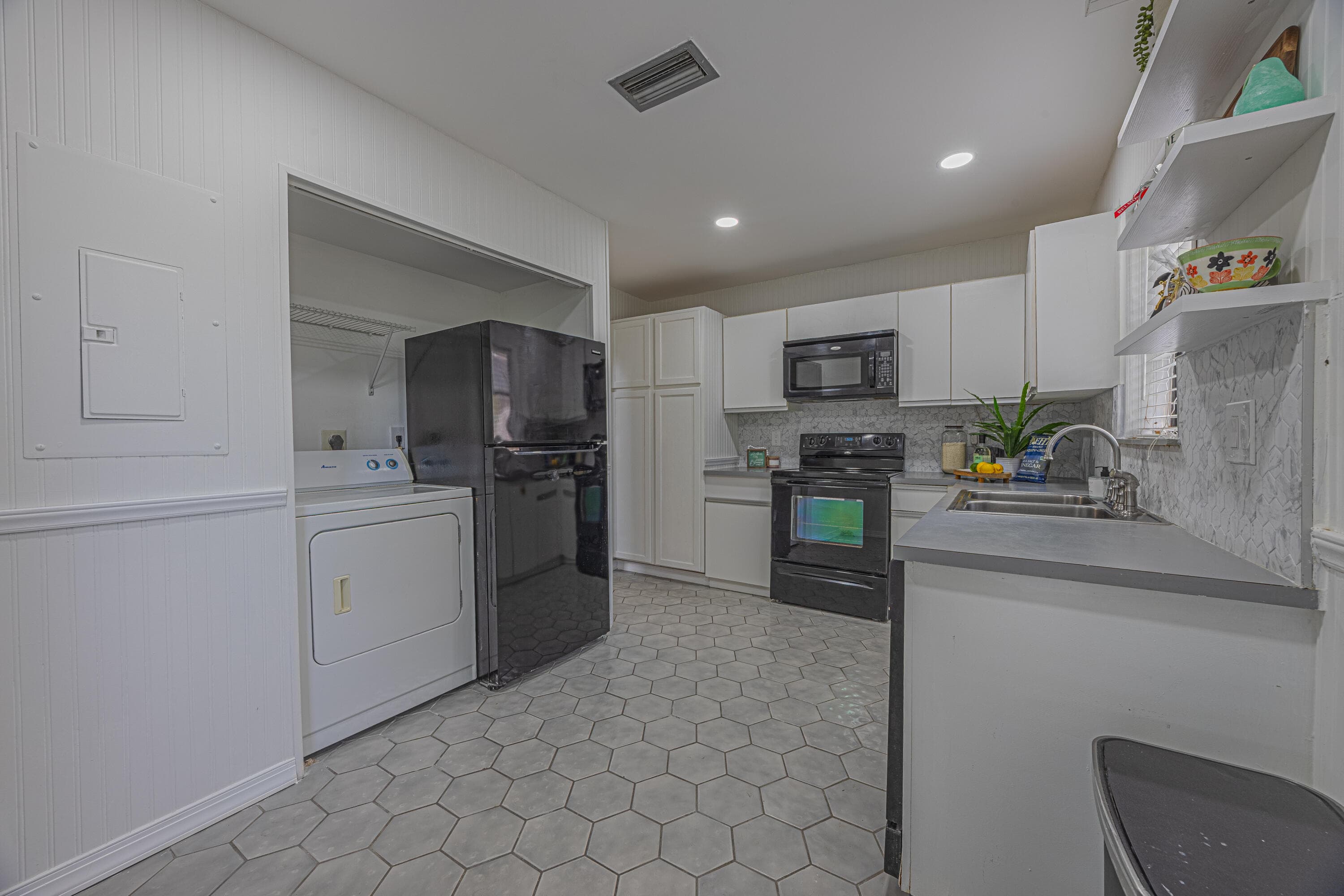3625 Inverrary Boulevard W, Lauderhill, FL 33319 — photo 13 of 35
