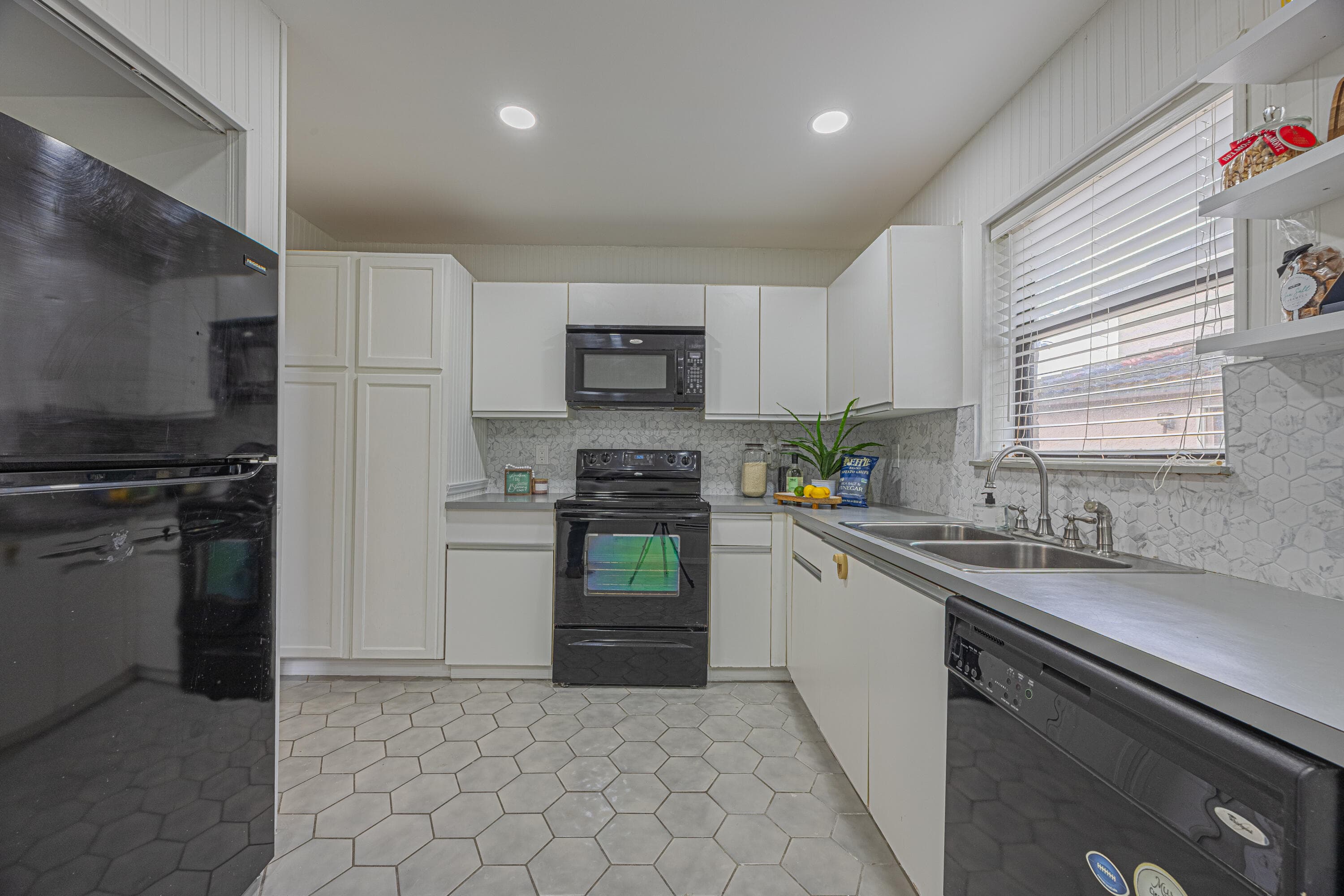 3625 Inverrary Boulevard W, Lauderhill, FL 33319 — photo 14 of 35