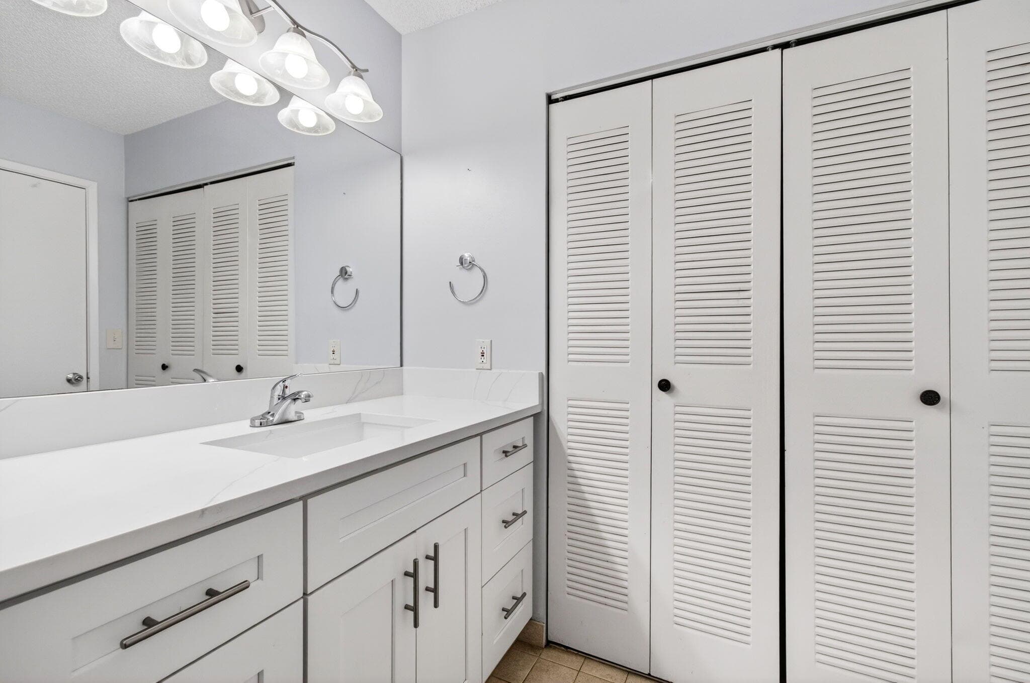 157 Yacht Club Way 303, Hypoluxo, FL 33462 — photo 14 of 56