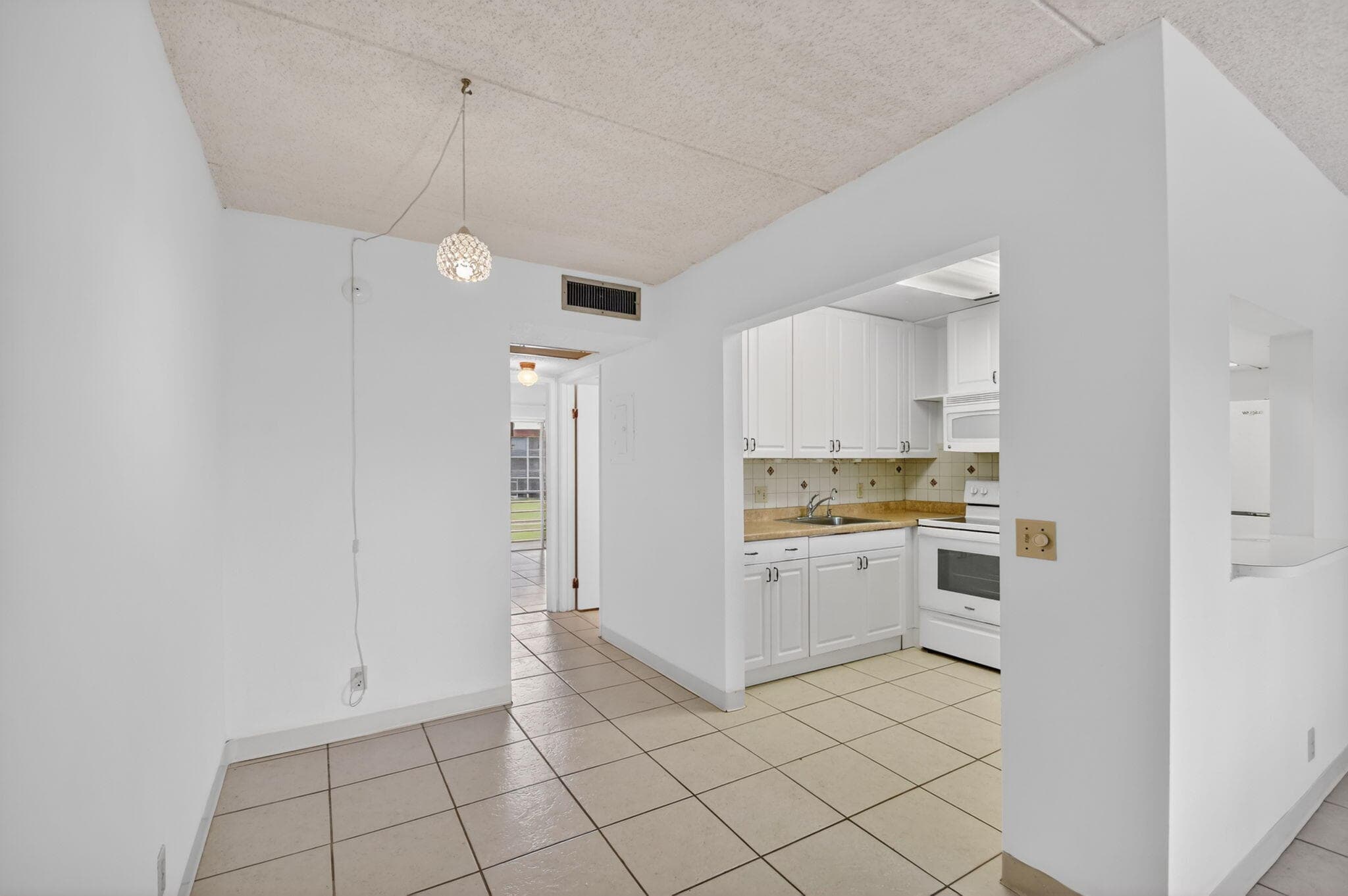 3300 Springdale Boulevard 208, Palm Springs, FL 33461 — photo 14 of 74