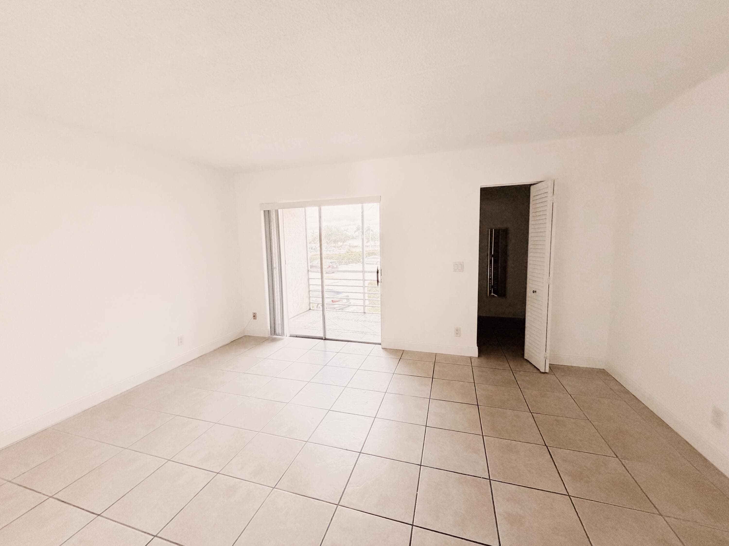 600 Village Green Court 203, Palm Springs, FL 33461 — photo 5 of 33