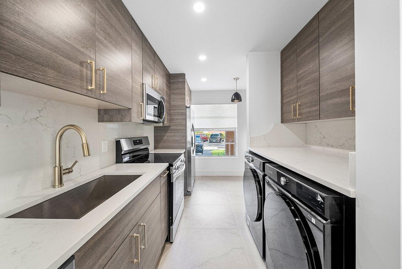 1541 NW 20th Avenue 101, Delray Beach, FL 33445 — photo 1 of 61