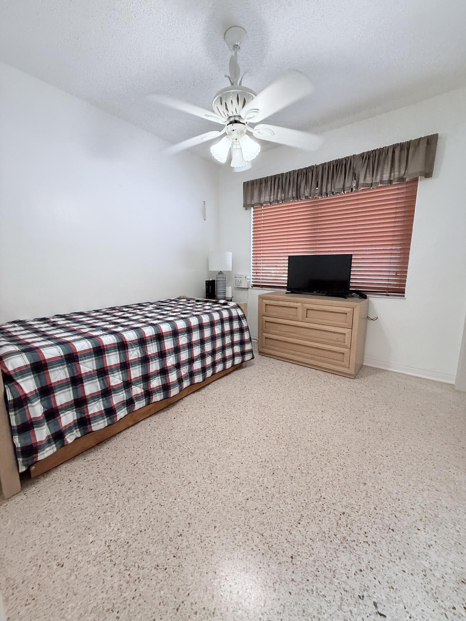 957 W 67th Street, Hialeah, FL 33012 — photo 12 of 15