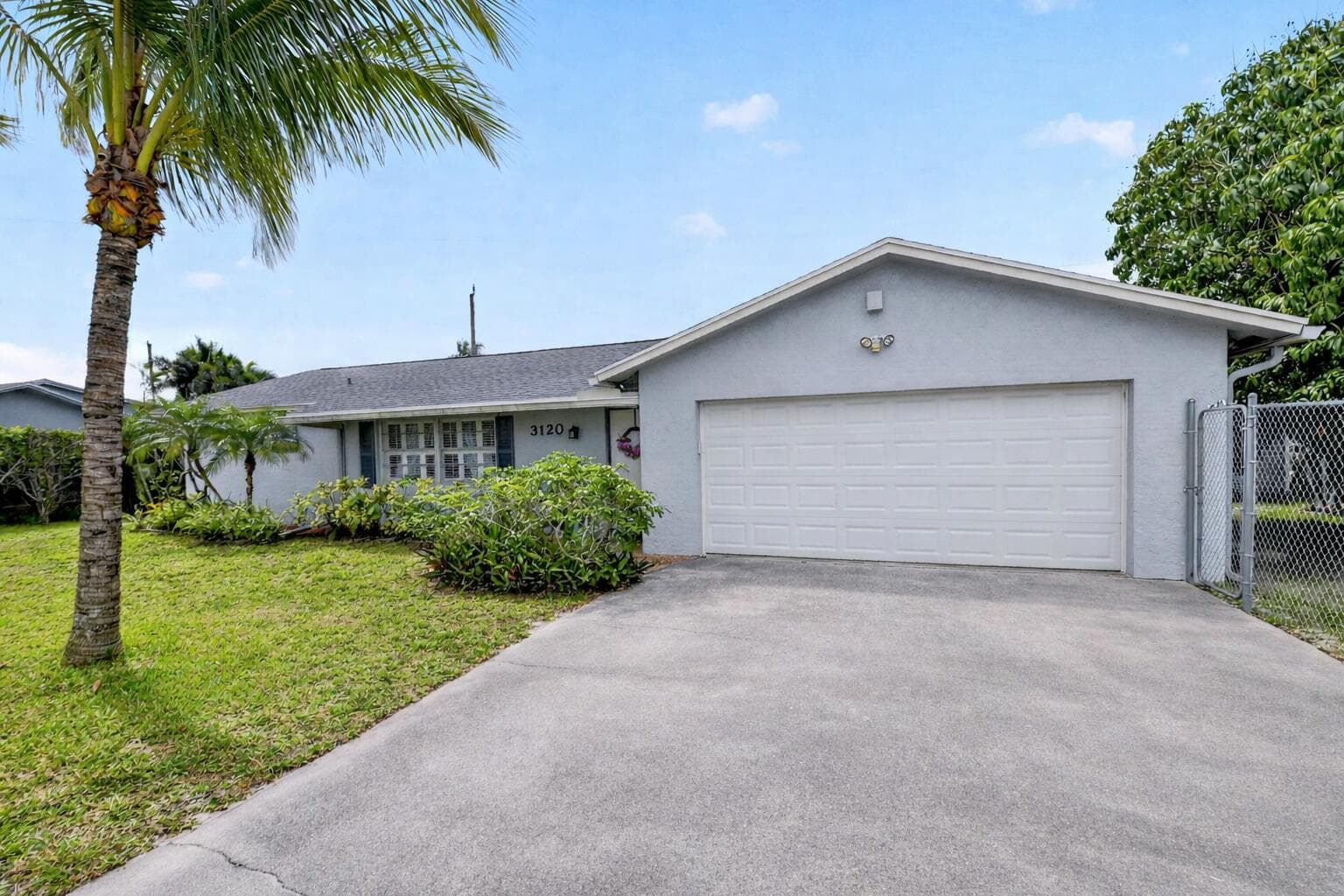 3120 Seagrape Road, Lake Worth, FL 33462 — photo 6 of 48