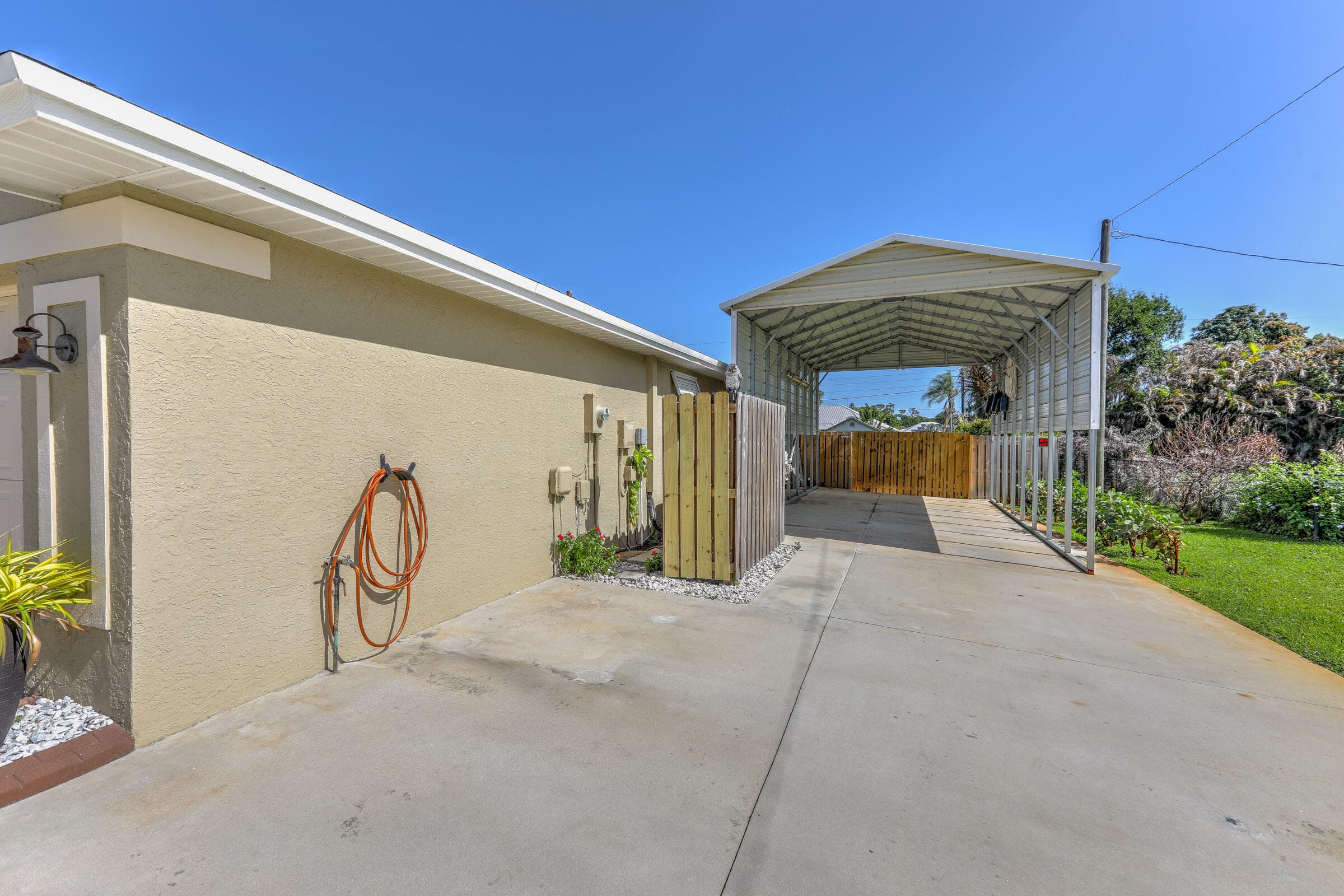 2025 SE Allamanda Drive, Port St. Lucie, FL 34952 — photo 36 of 68