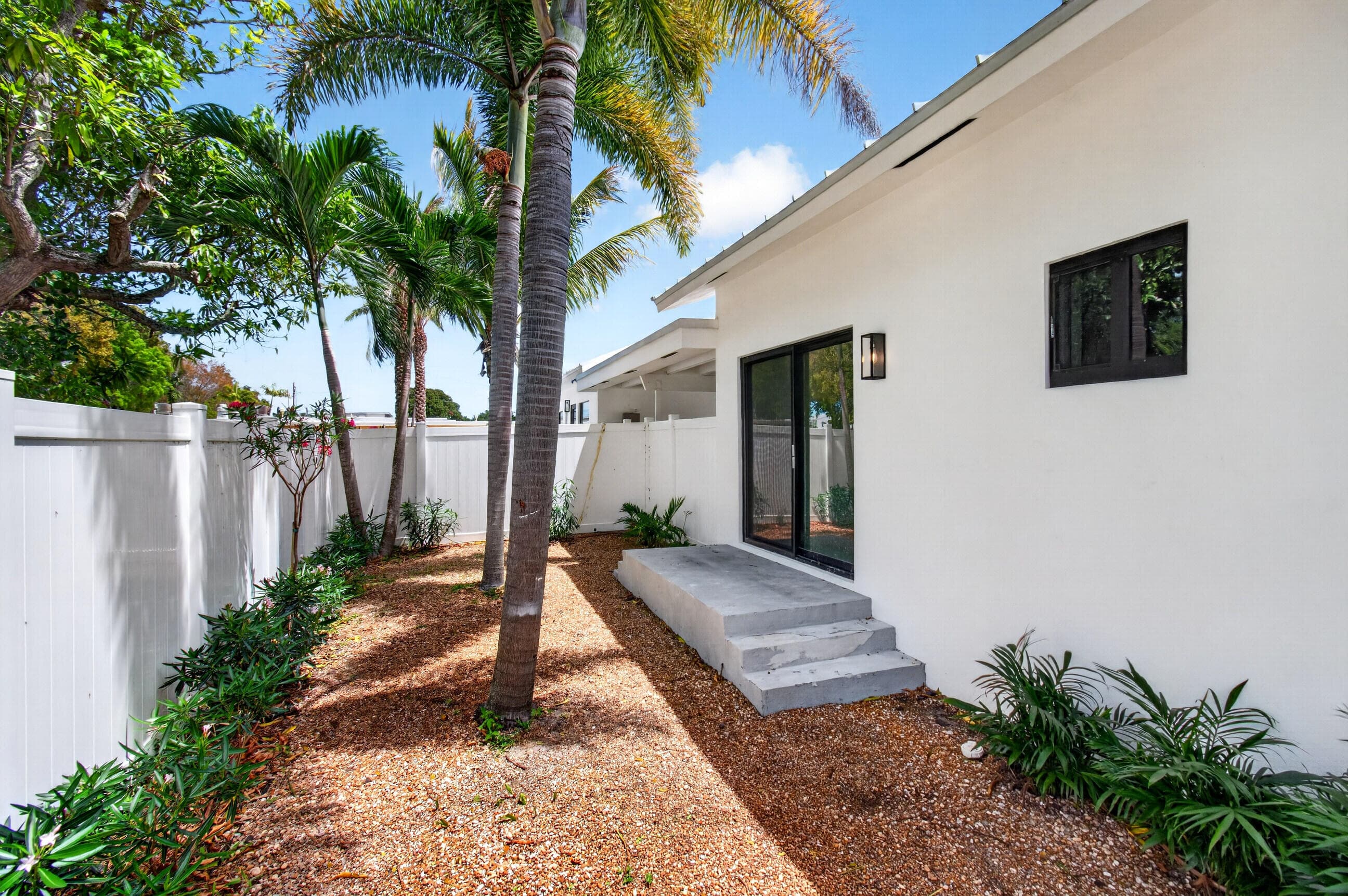 517 NW 1st Street, Delray Beach, FL 33444 — photo 27 of 38