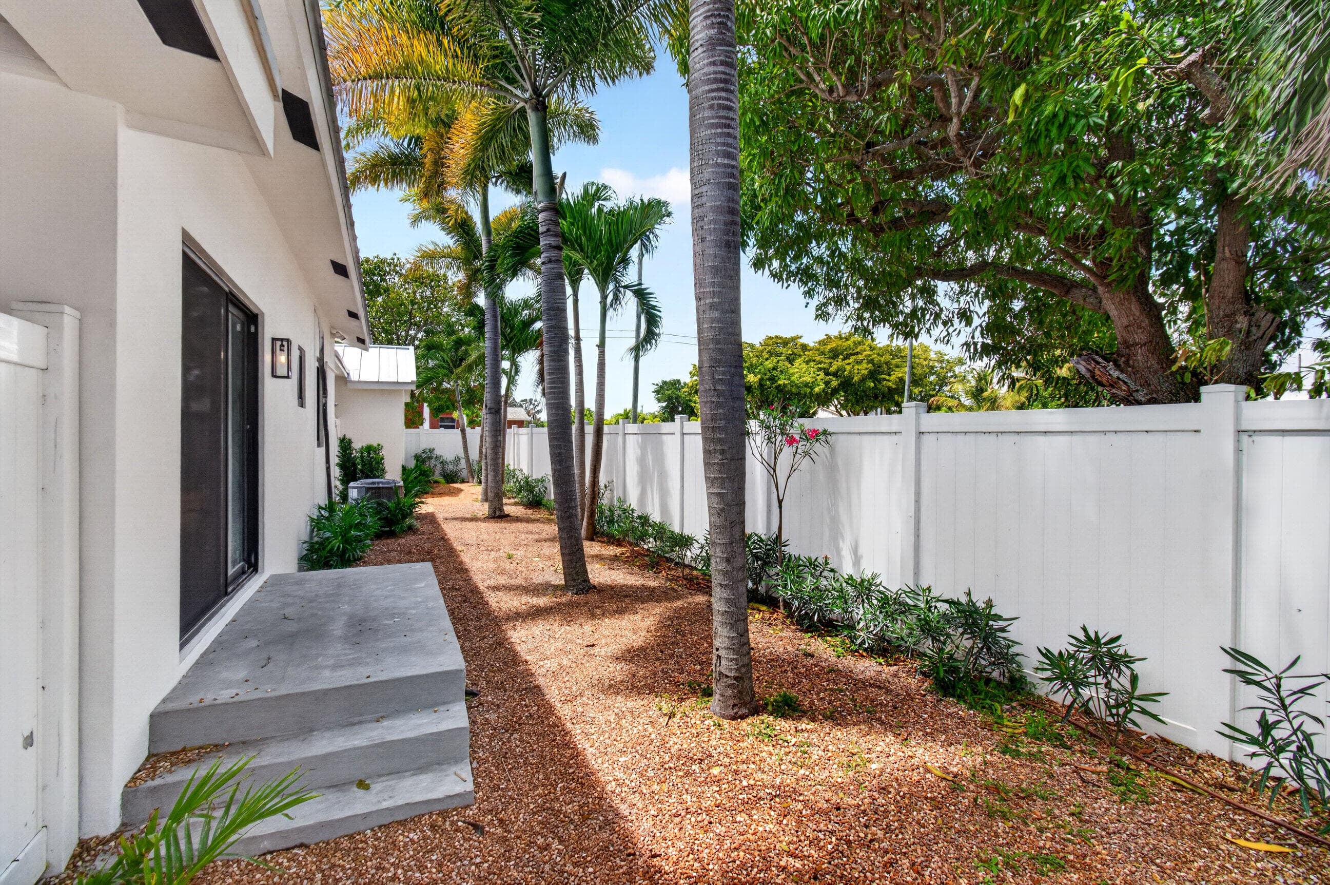 517 NW 1st Street, Delray Beach, FL 33444 — photo 28 of 38