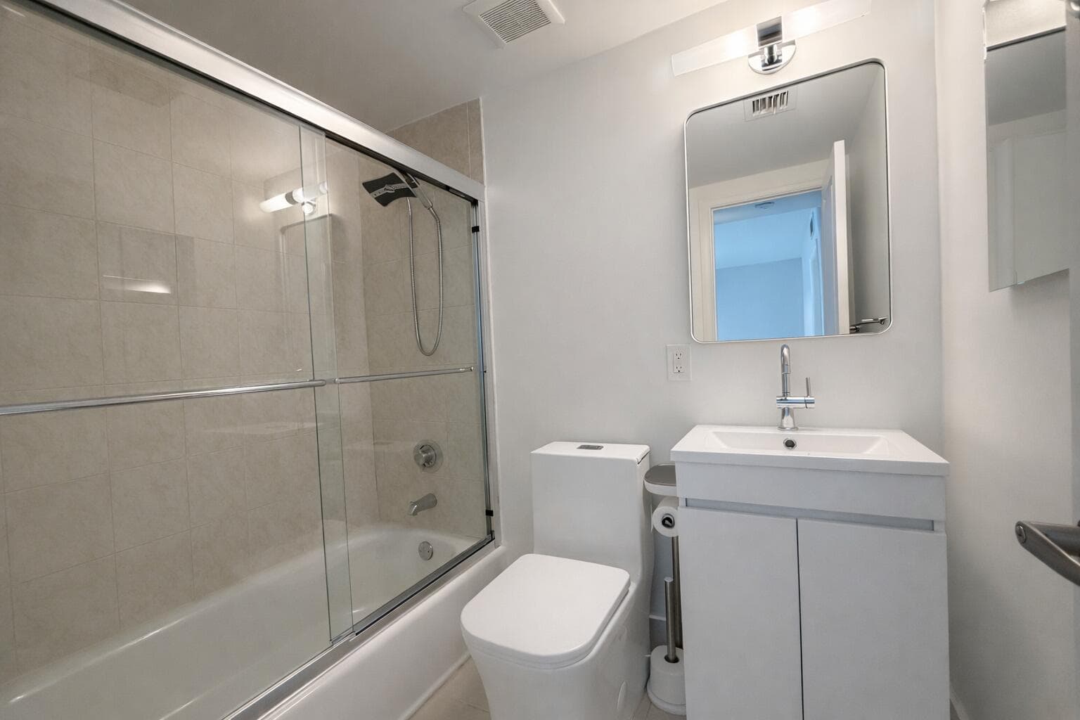 2660 NE 8th Avenue 216, Wilton Manors, FL 33334 — photo 13 of 20