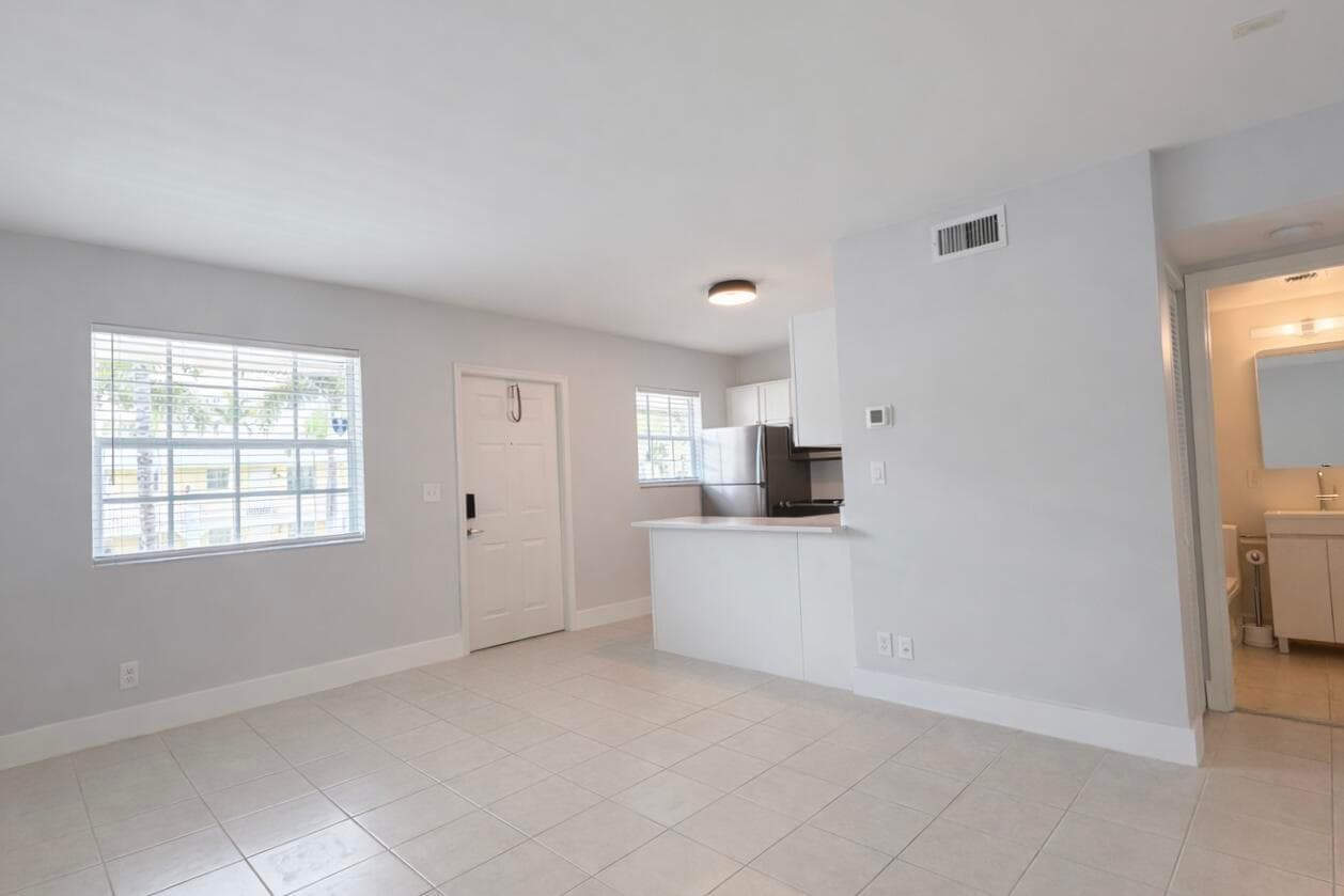2660 NE 8th Avenue 216, Wilton Manors, FL 33334 — photo 7 of 20