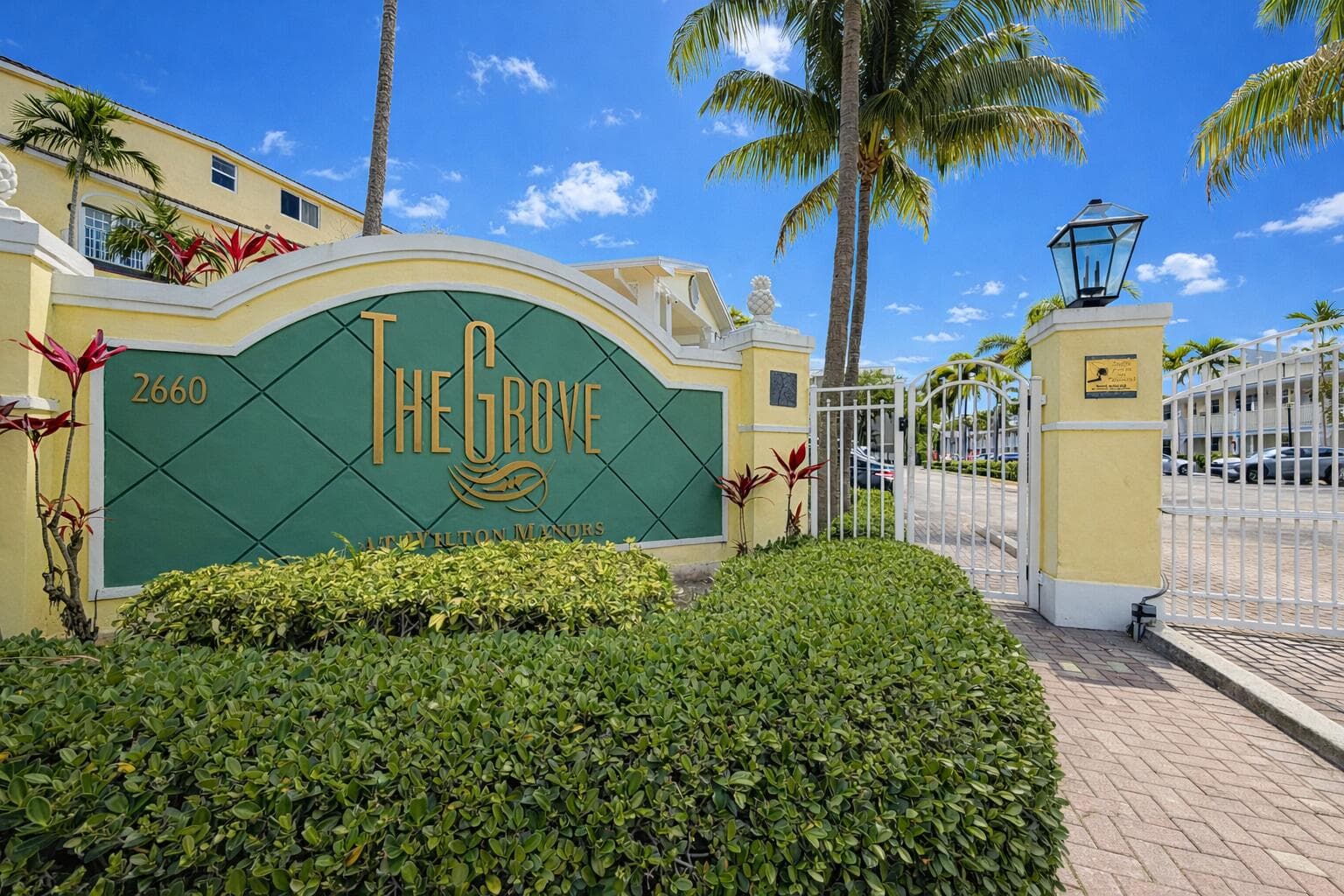 2660 NE 8th Avenue 216, Wilton Manors, FL 33334 — photo 1 of 20
