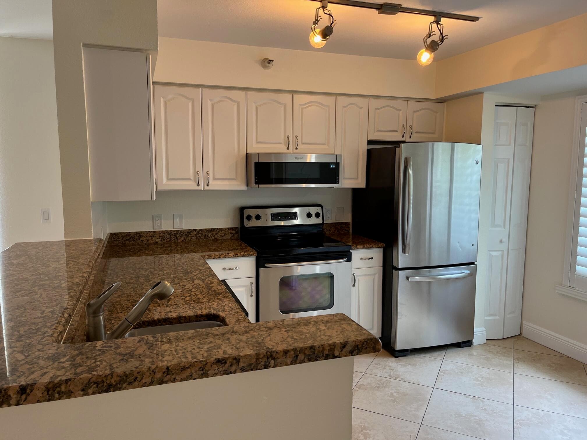 103 Yacht Club Way 101, Hypoluxo, FL 33462 — photo 2 of 39