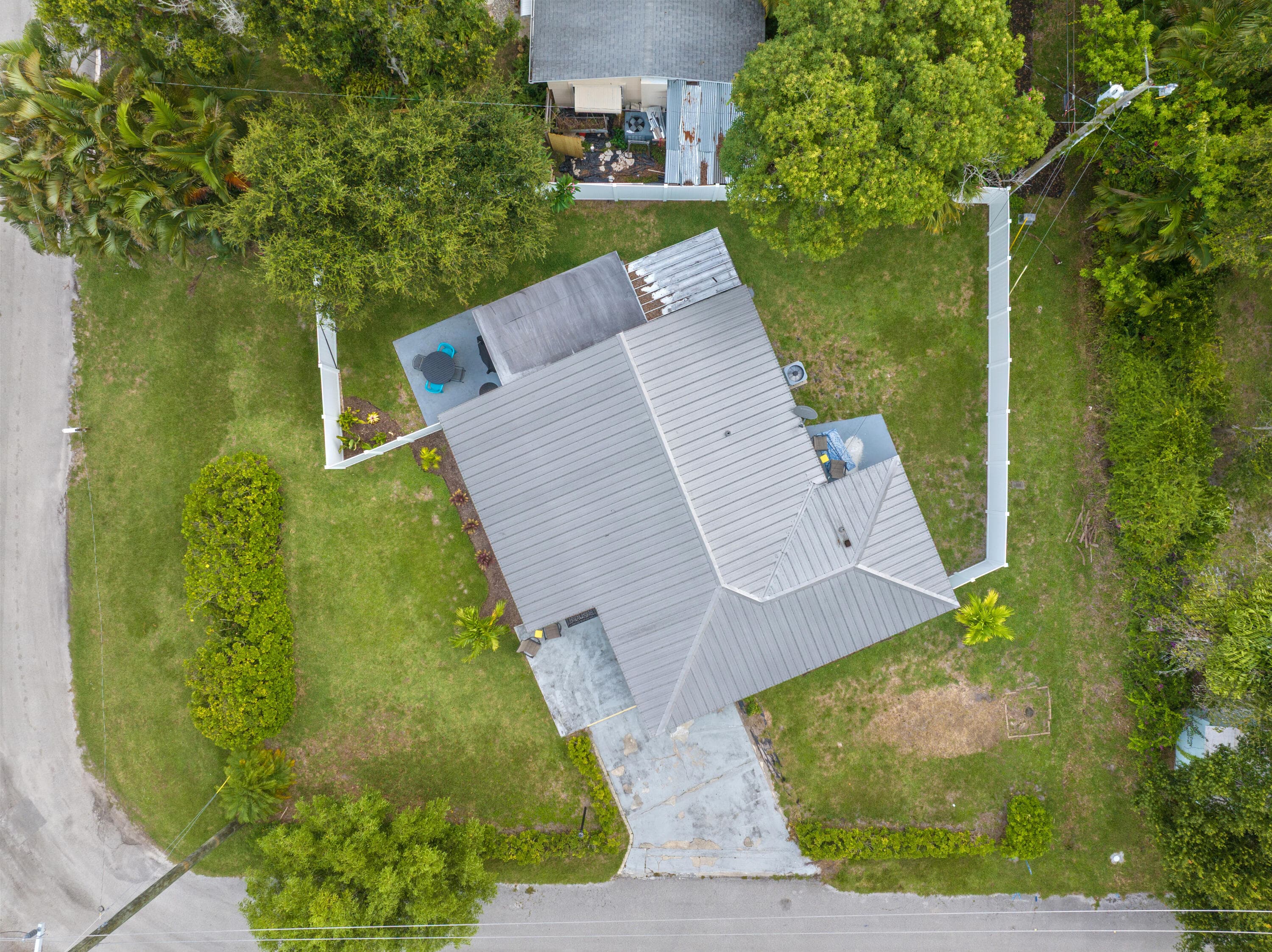 1310 4th Court, Vero Beach, FL 32960 — photo 33 of 35