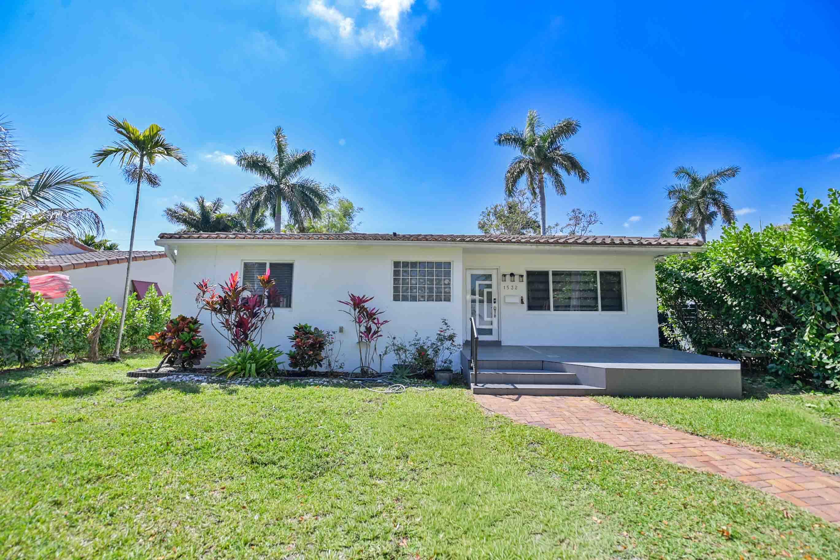 1532 Fletcher Street, Hollywood, FL 33020 — photo 6 of 54
