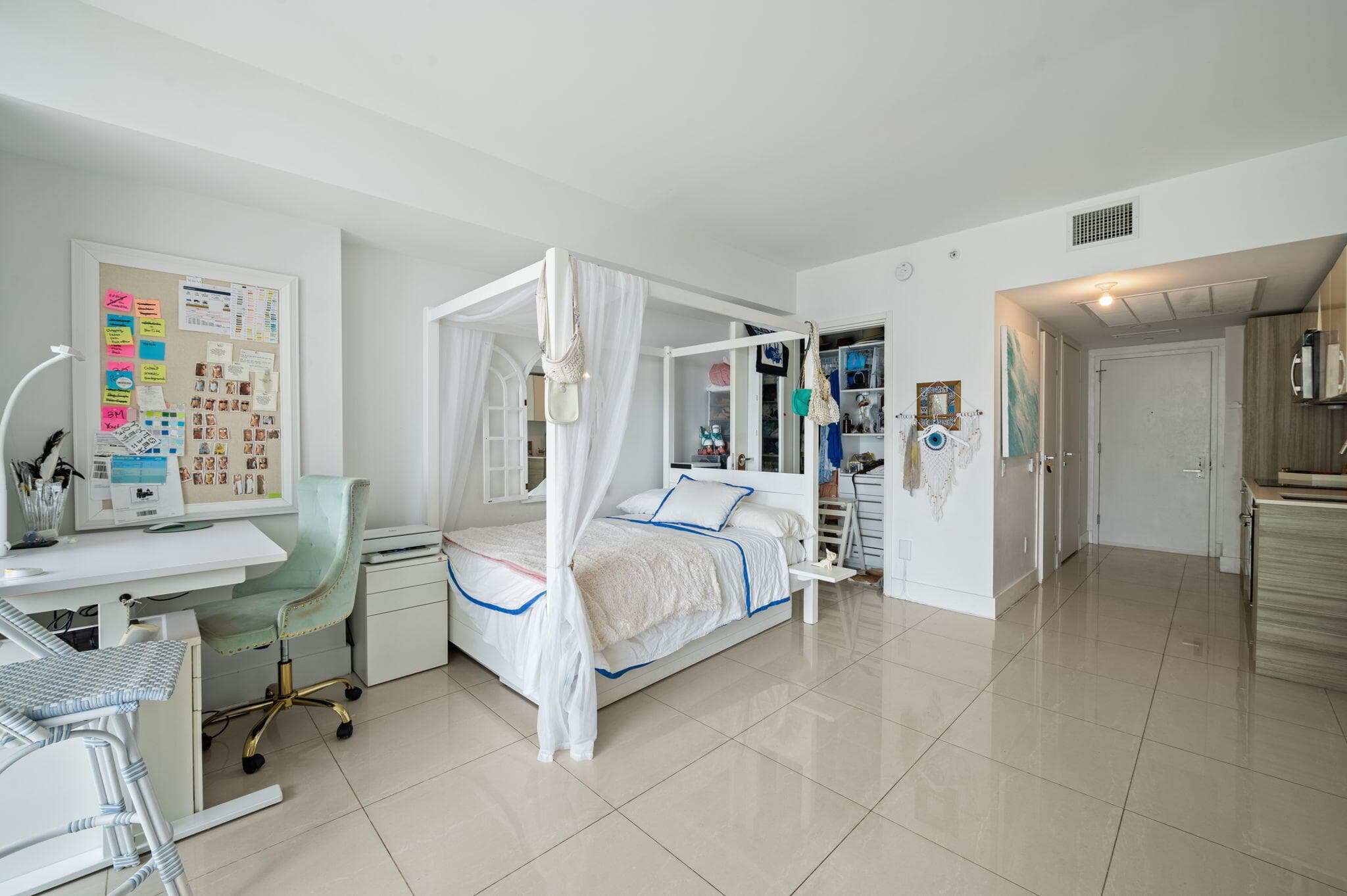 1300 Brickell Bay Drive 1005, Miami, FL 33131 — photo 5 of 45