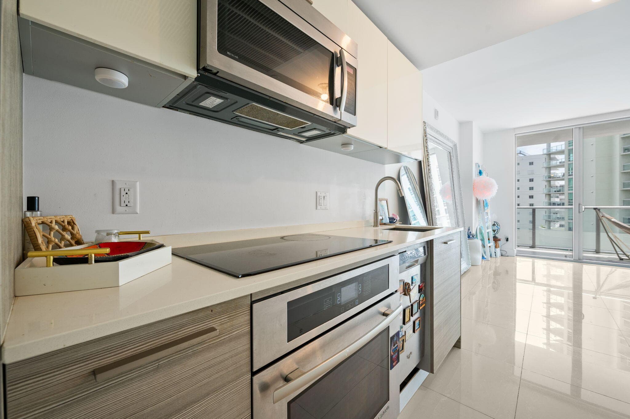 1300 Brickell Bay Drive 1005, Miami, FL 33131 — photo 9 of 45