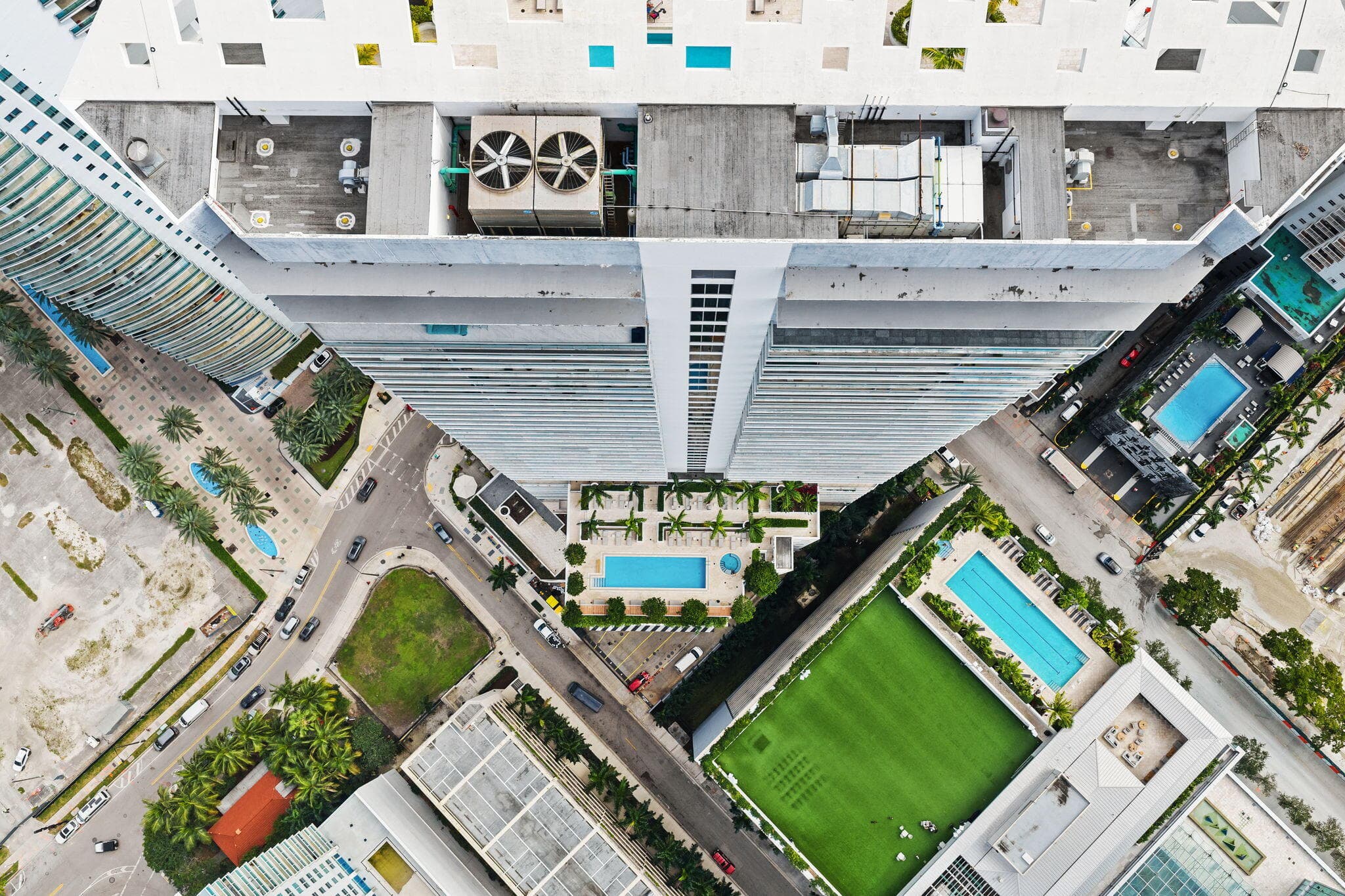 1300 Brickell Bay Drive 1005, Miami, FL 33131 — photo 41 of 45