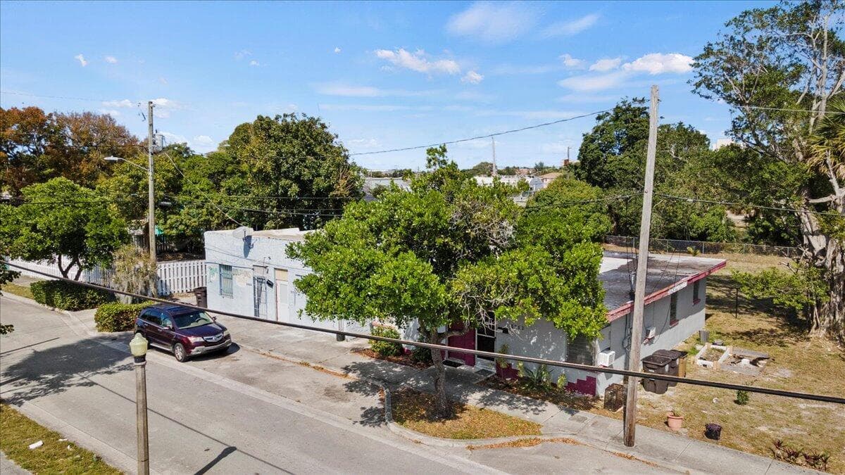 1504 N Sapodilla Avenue N, West Palm Beach, FL 33401 — photo 5 of 25