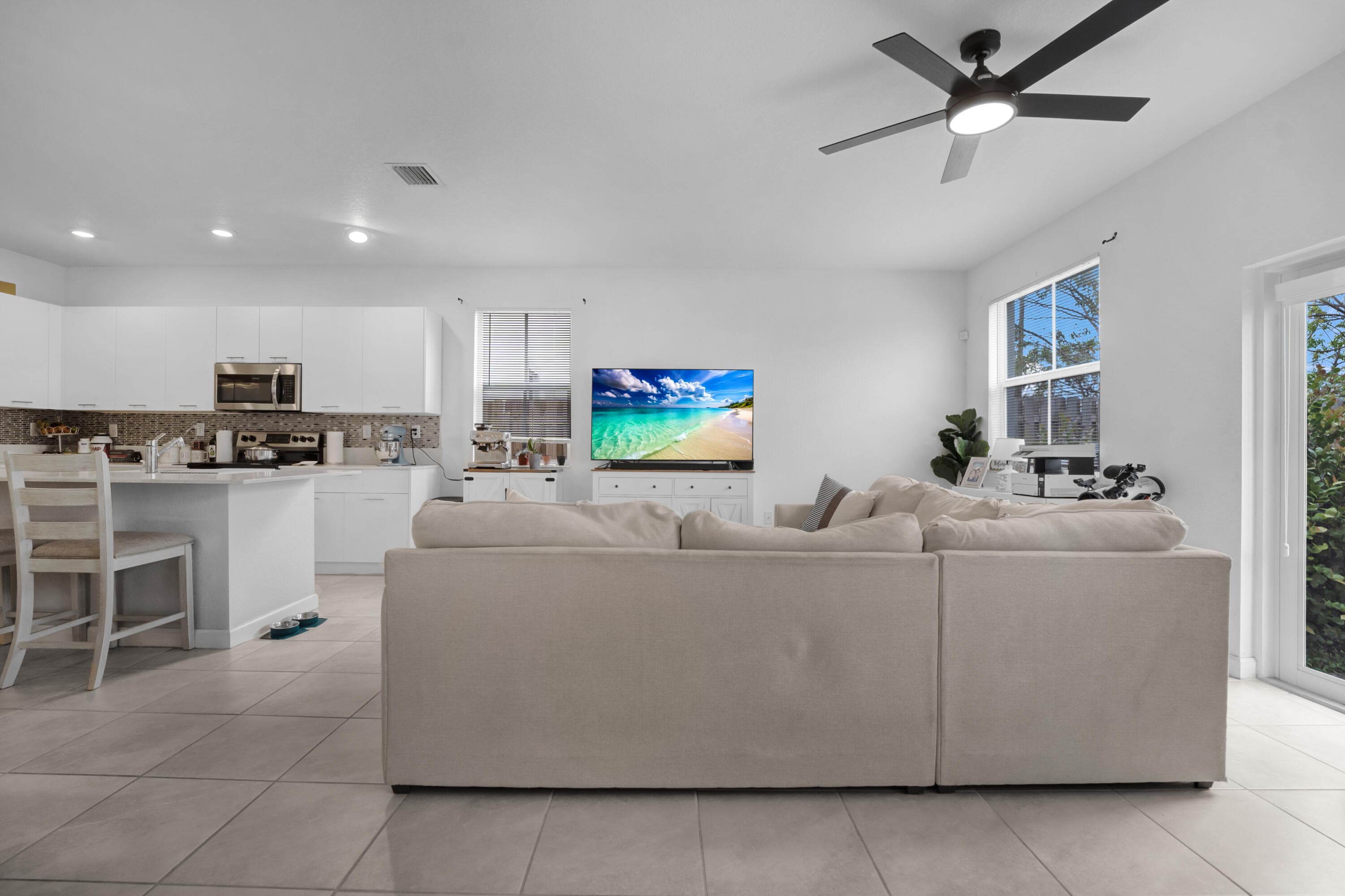 2409 NW 131st Circle, Miami, FL 33167 — photo 9 of 25