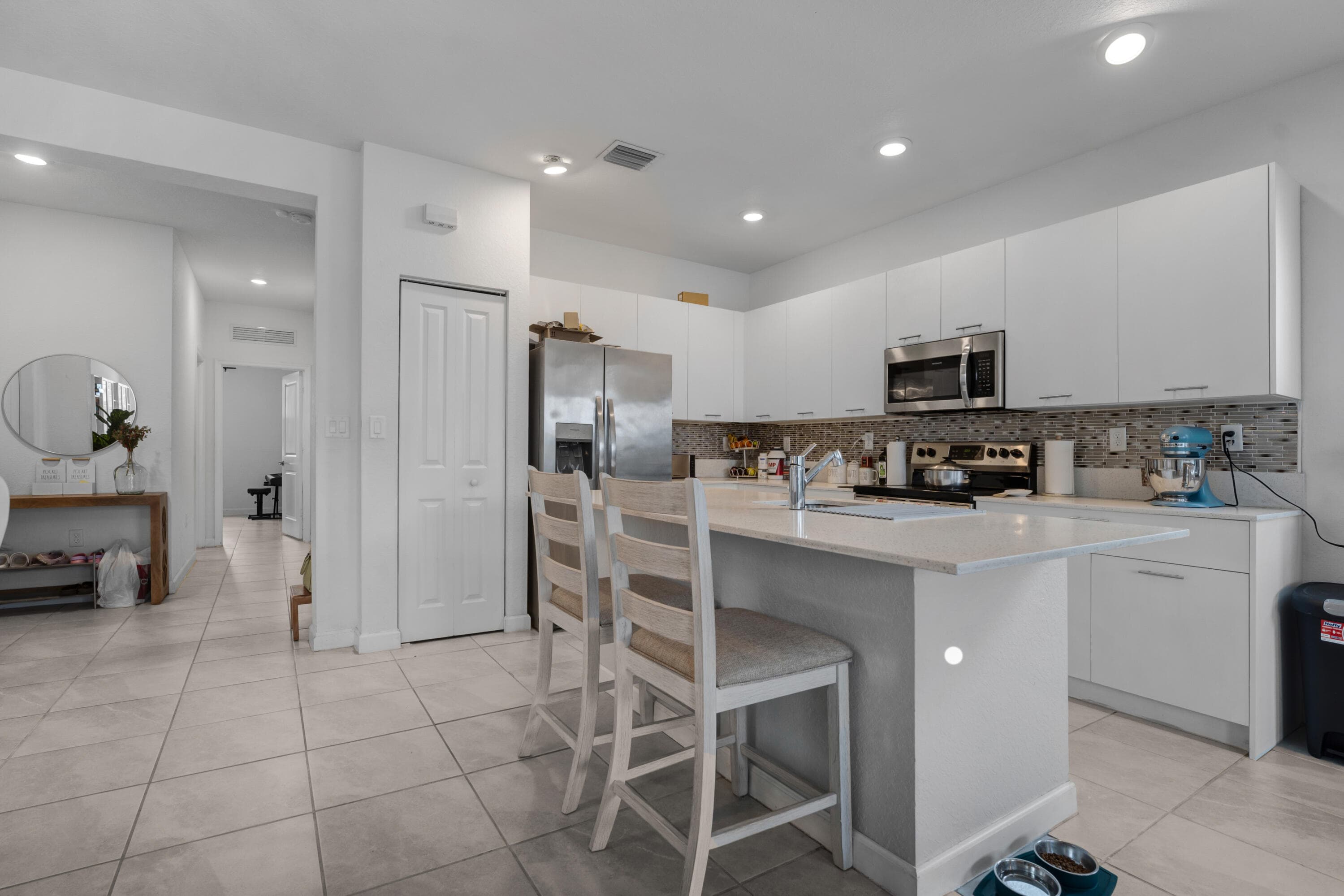2409 NW 131st Circle, Miami, FL 33167 — photo 4 of 25