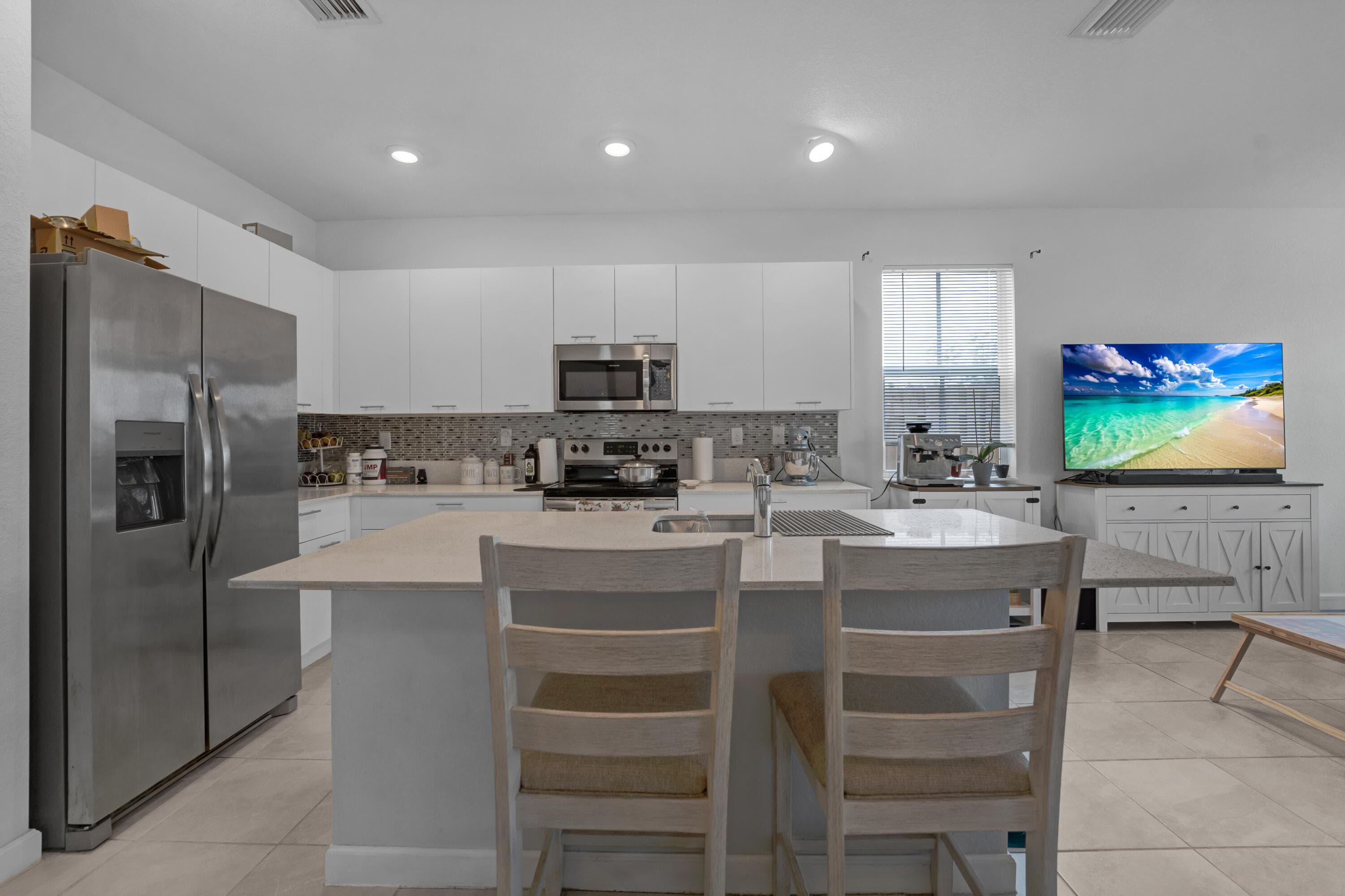 2409 NW 131st Circle, Miami, FL 33167 — photo 3 of 25