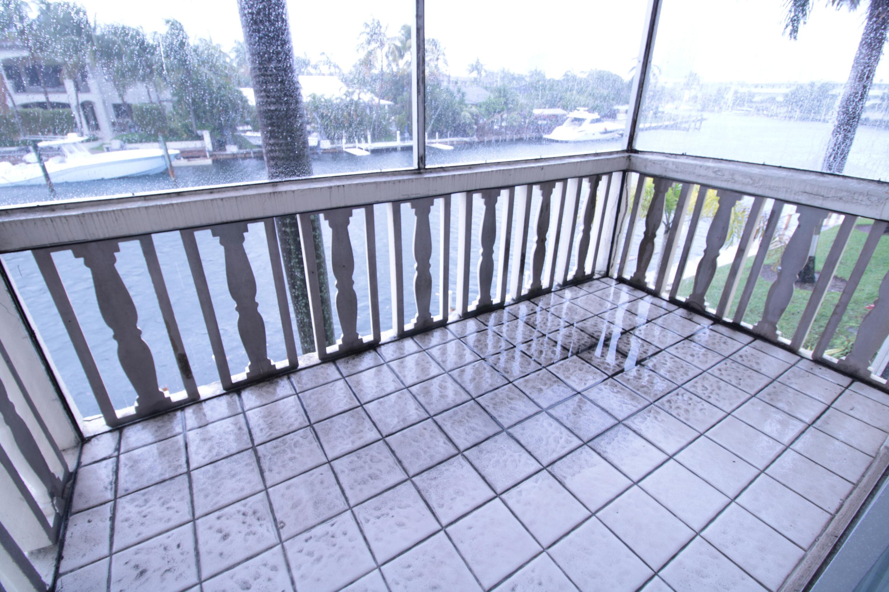 460 Paradise Isle Boulevard 203, Hallandale Beach, FL 33009 — photo 5 of 18