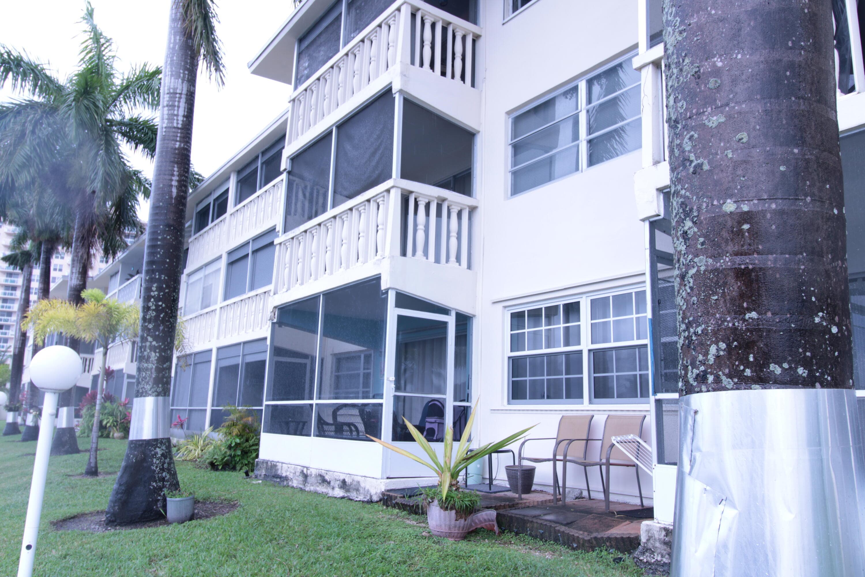460 Paradise Isle Boulevard 203, Hallandale Beach, FL 33009 — photo 7 of 18