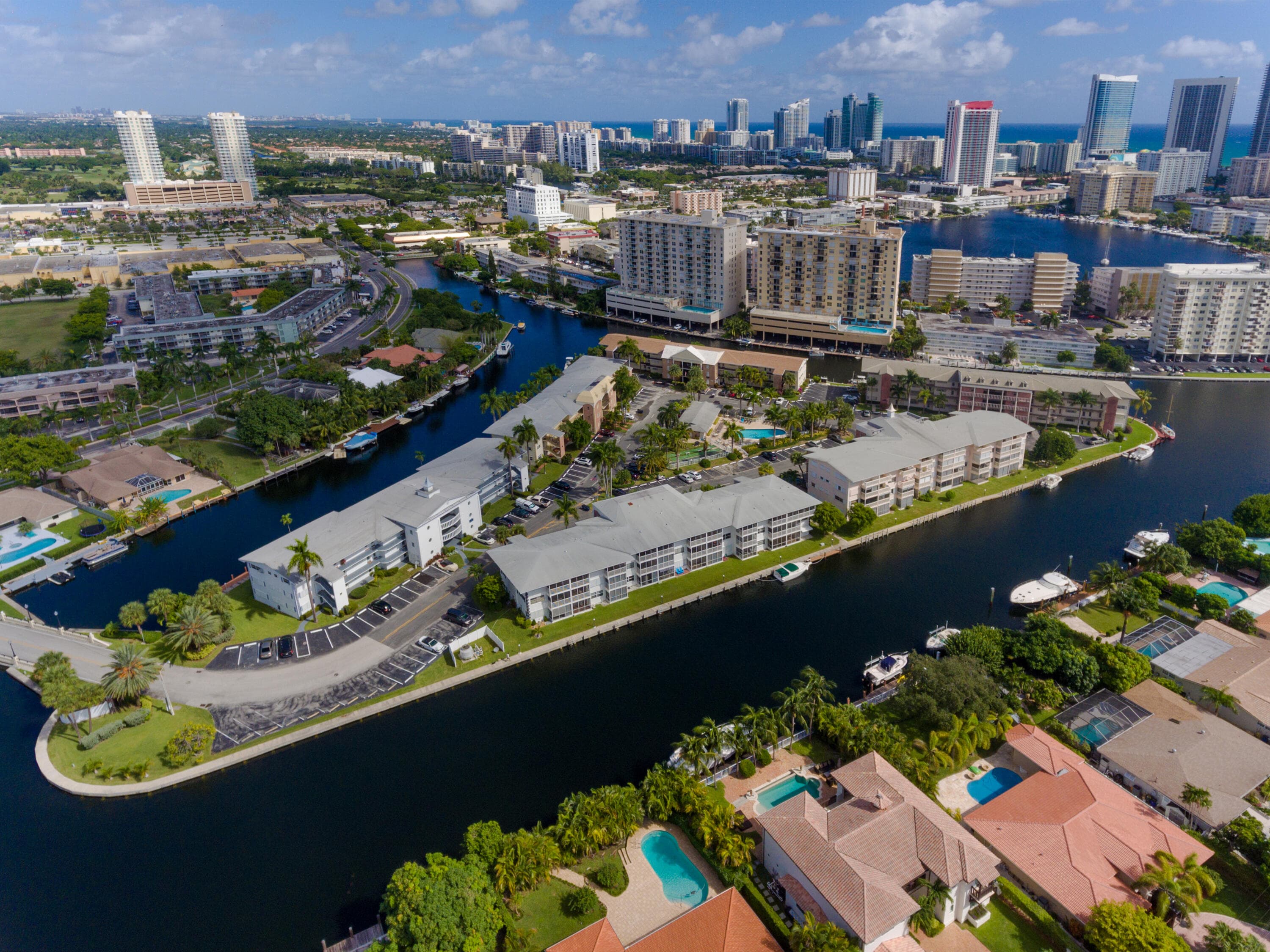 460 Paradise Isle Boulevard 203, Hallandale Beach, FL 33009 — photo 13 of 18