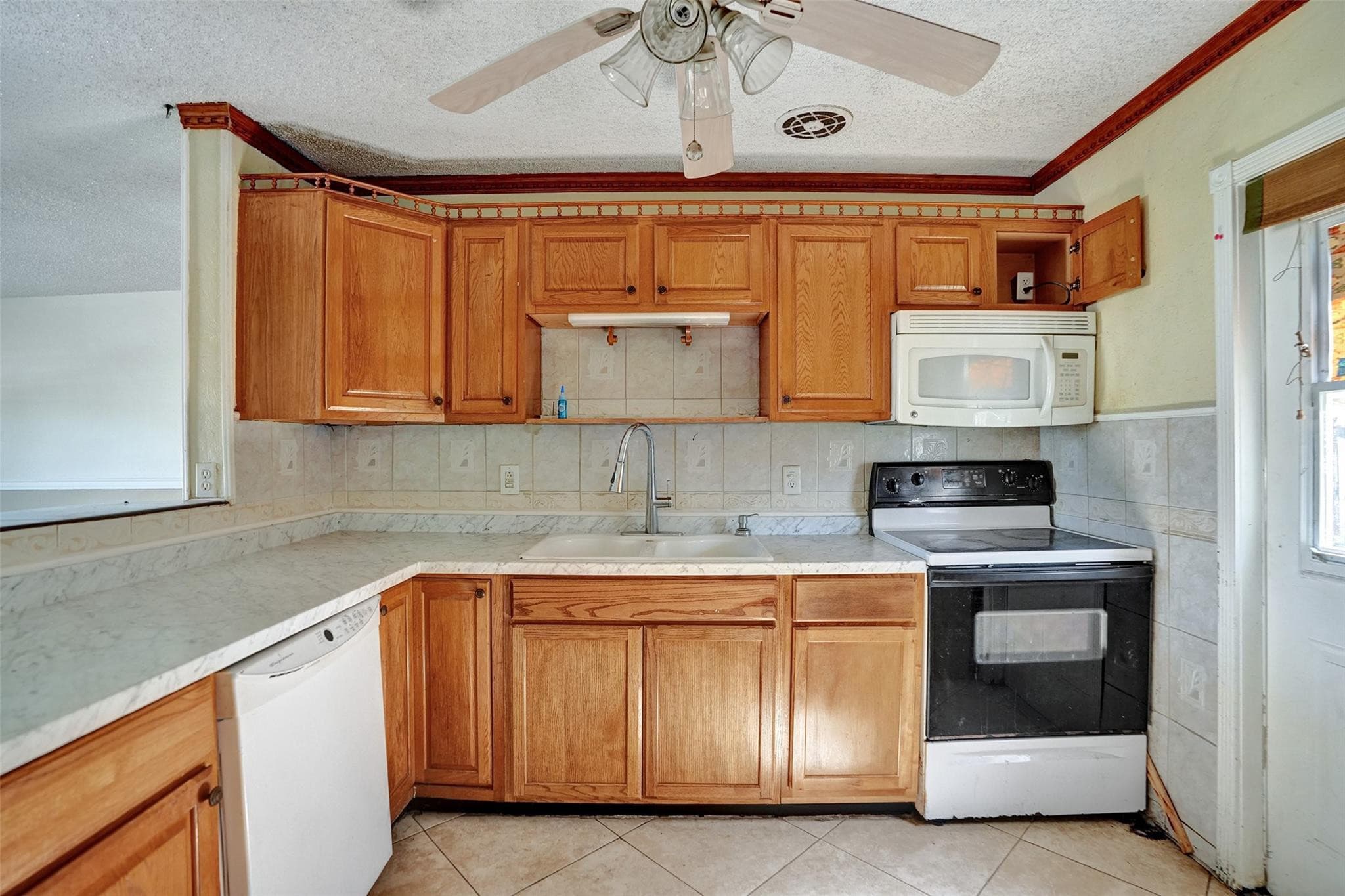 1560 NE 31st Court, Pompano Beach, FL 33064 — photo 9 of 29