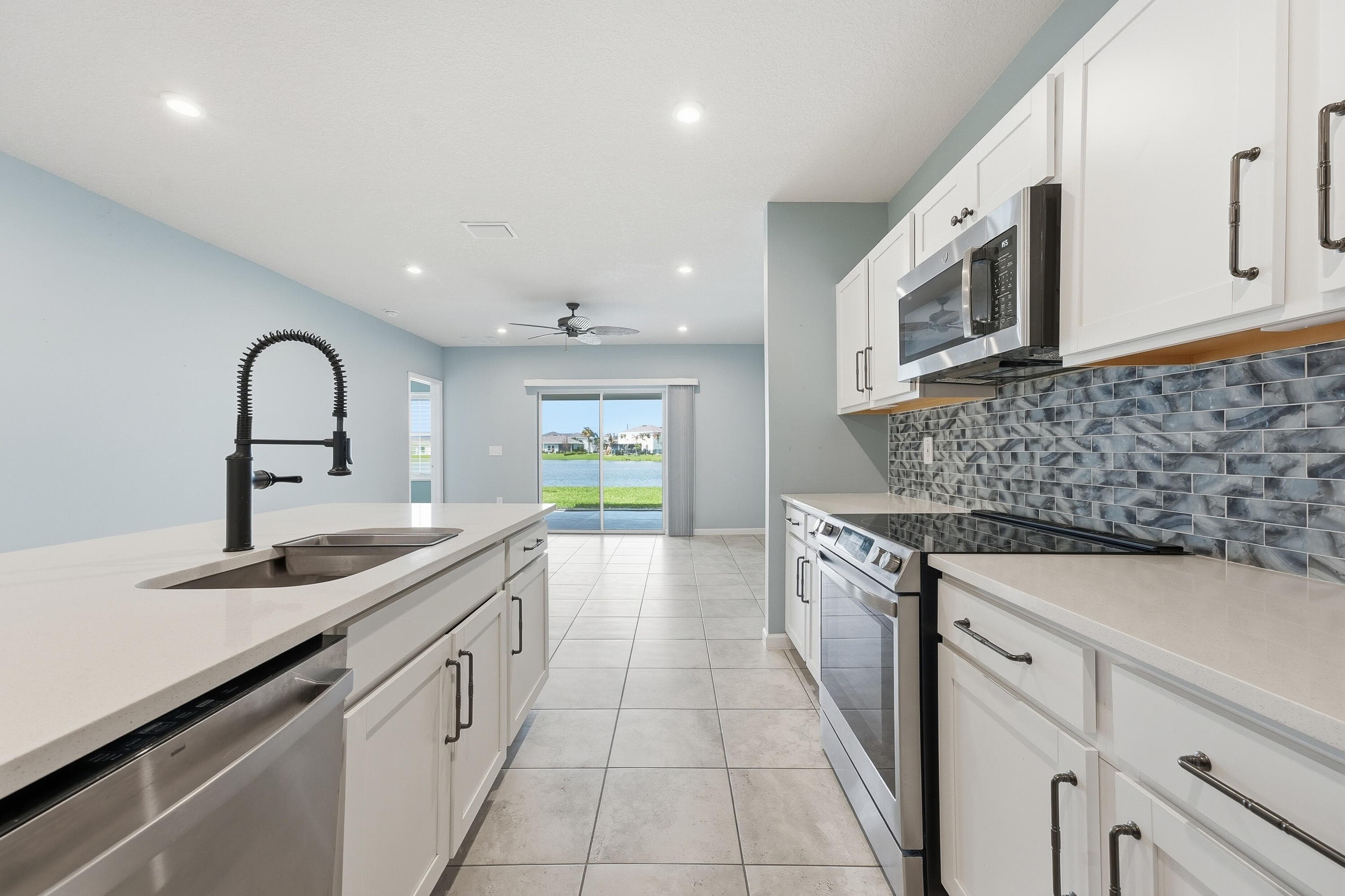 812 Persimmon Place, Fort Pierce, FL 34981 — photo 9 of 43