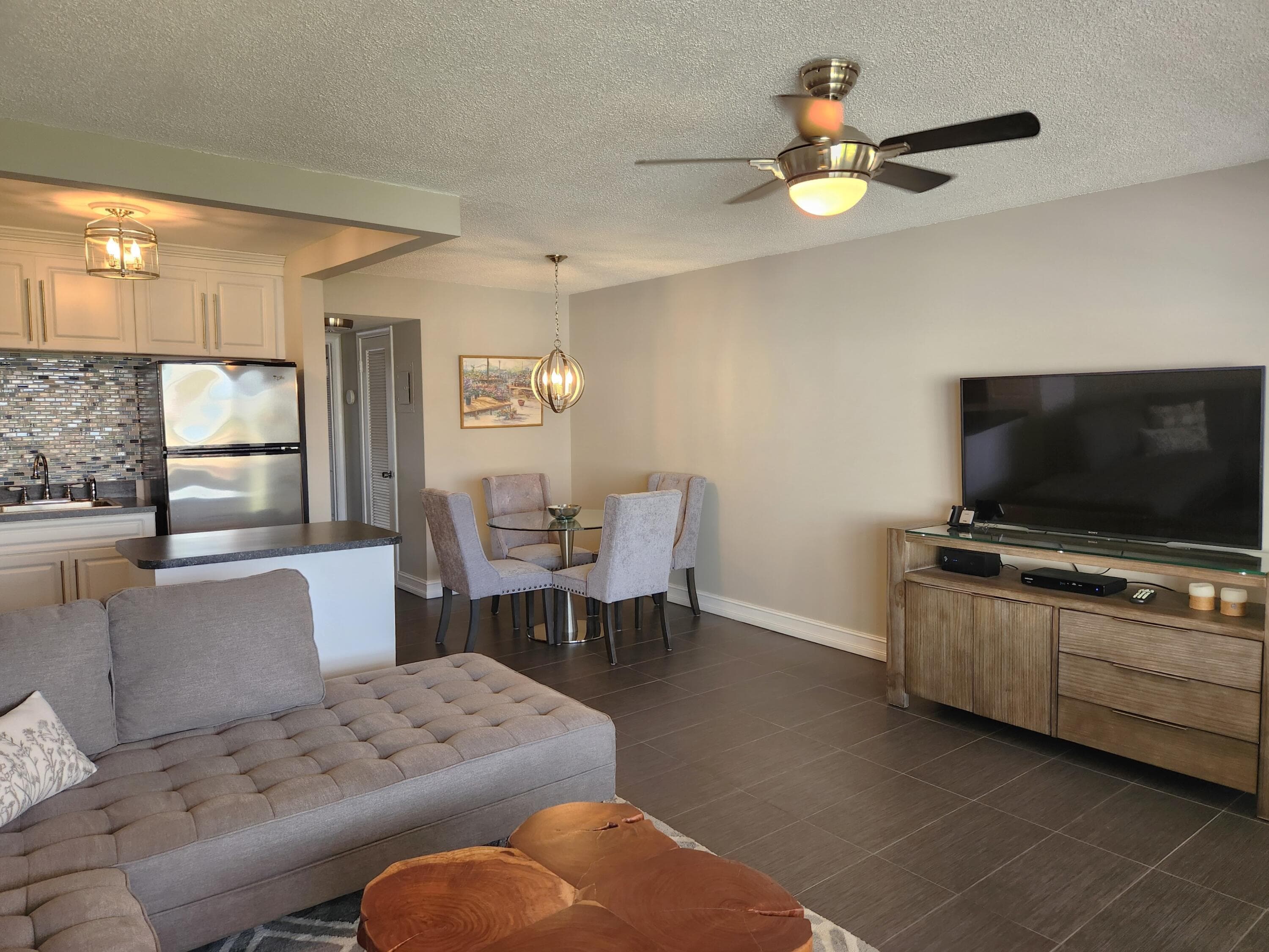 47 Andover, West Palm Beach, FL 33417 — photo 3 of 33