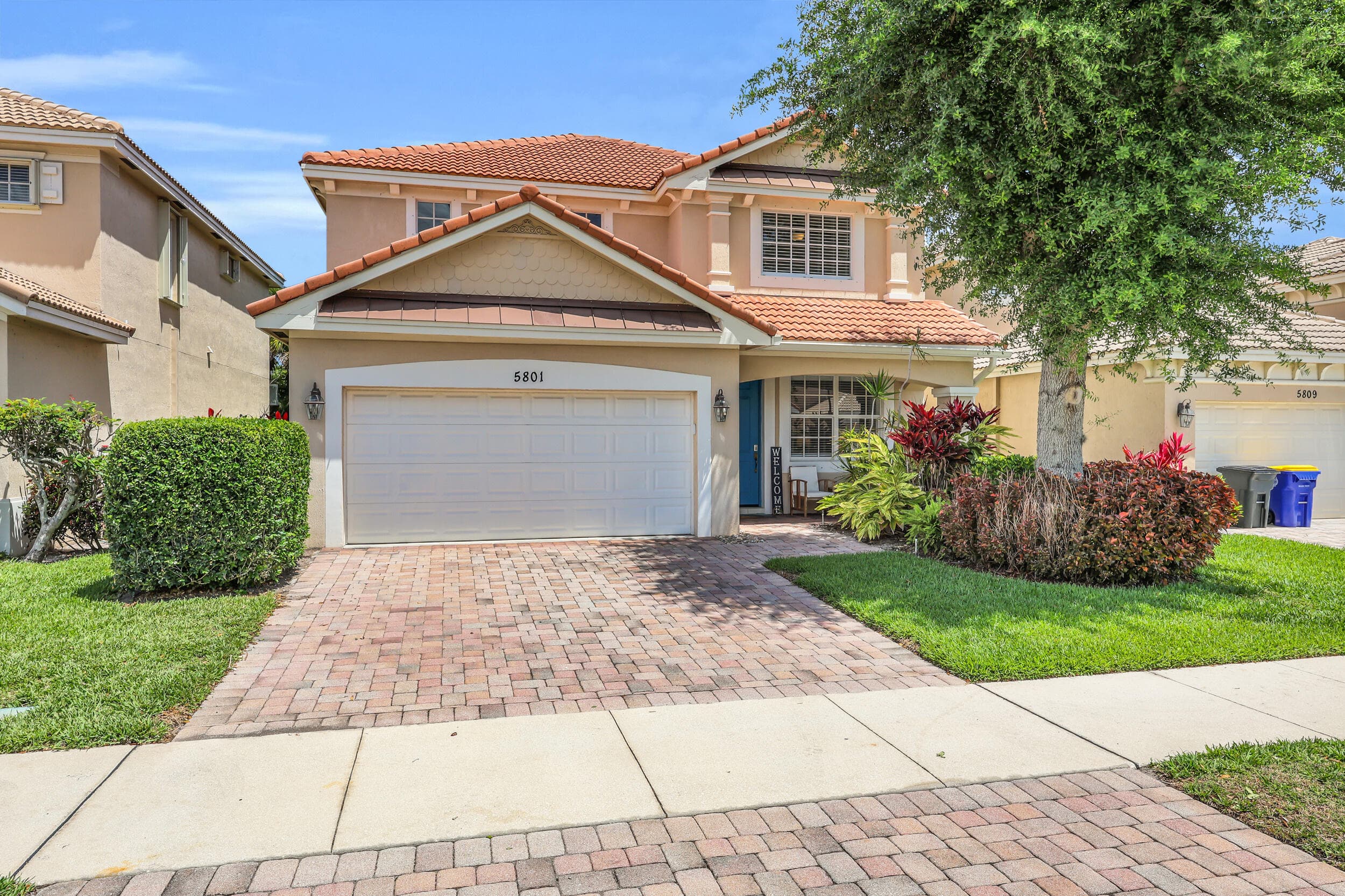 5801 SE Crooked Oak Avenue, Hobe Sound, FL 33455 — photo 2 of 38