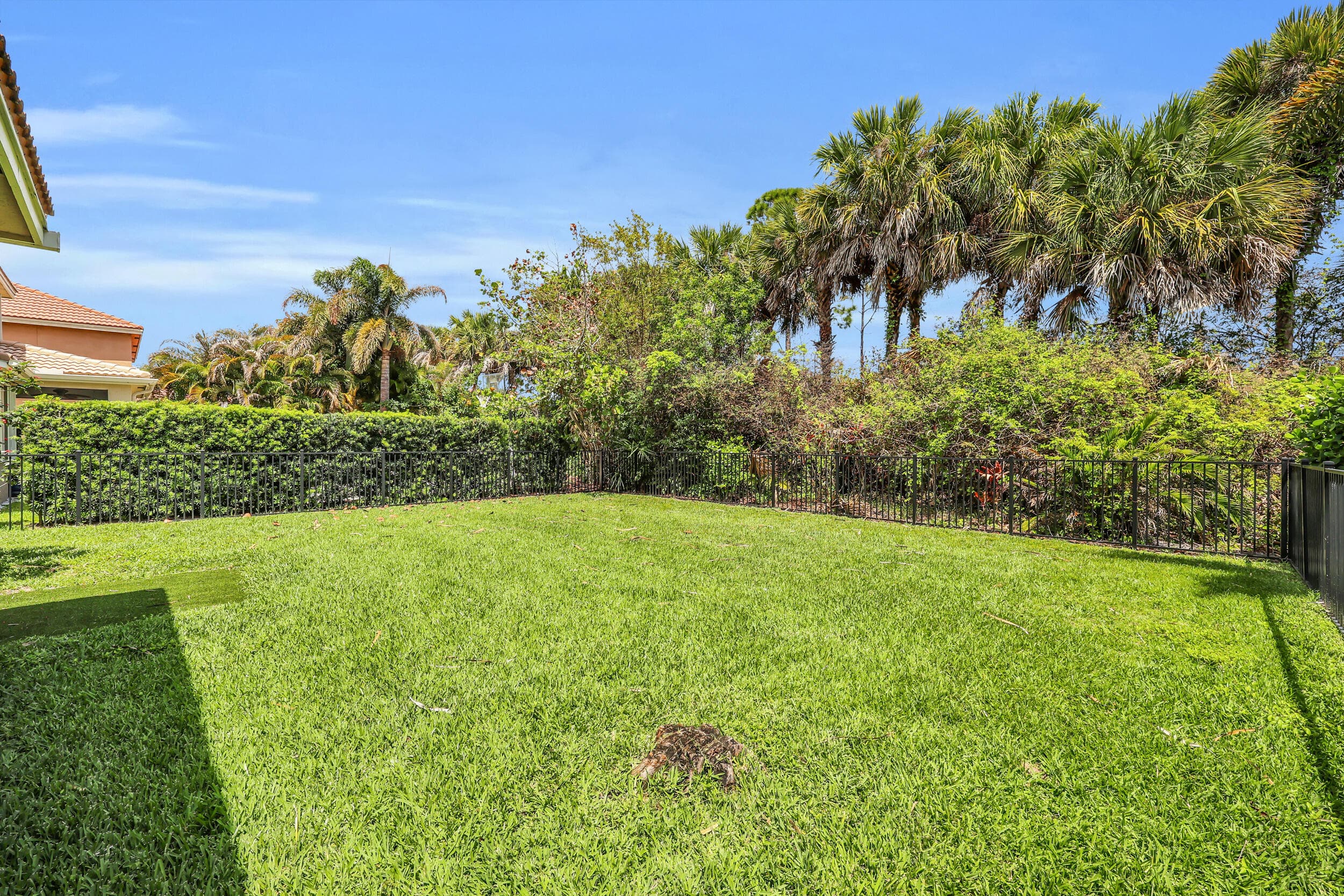 5801 SE Crooked Oak Avenue, Hobe Sound, FL 33455 — photo 3 of 38